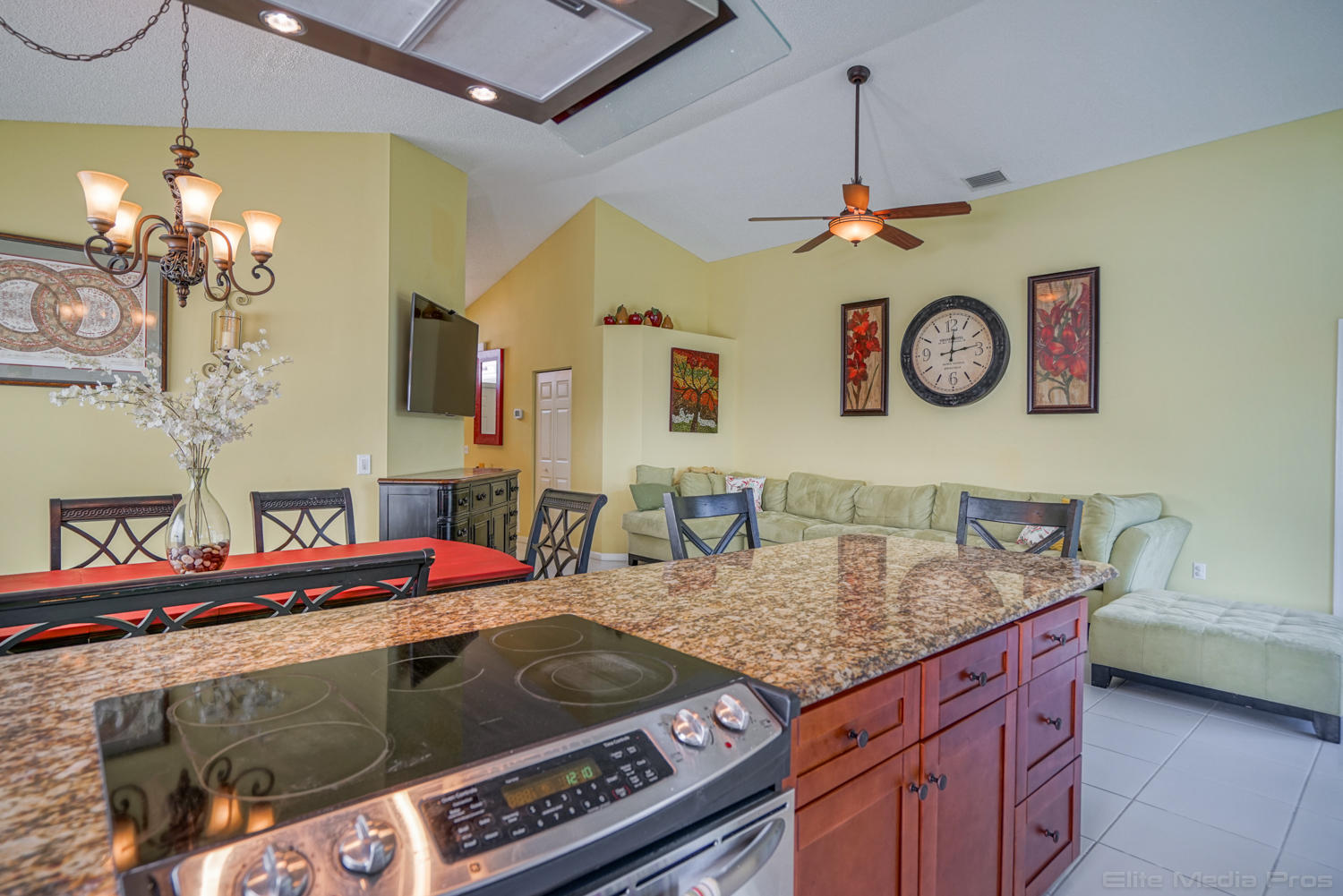 LAKE CHARLESTON - Residential