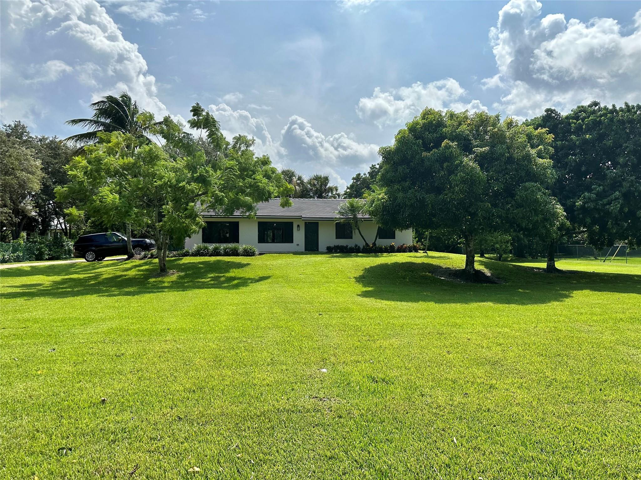 SUNSHINE RANCHES - Residential