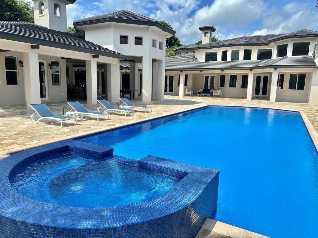 SUNSHINE RANCHES - Residential