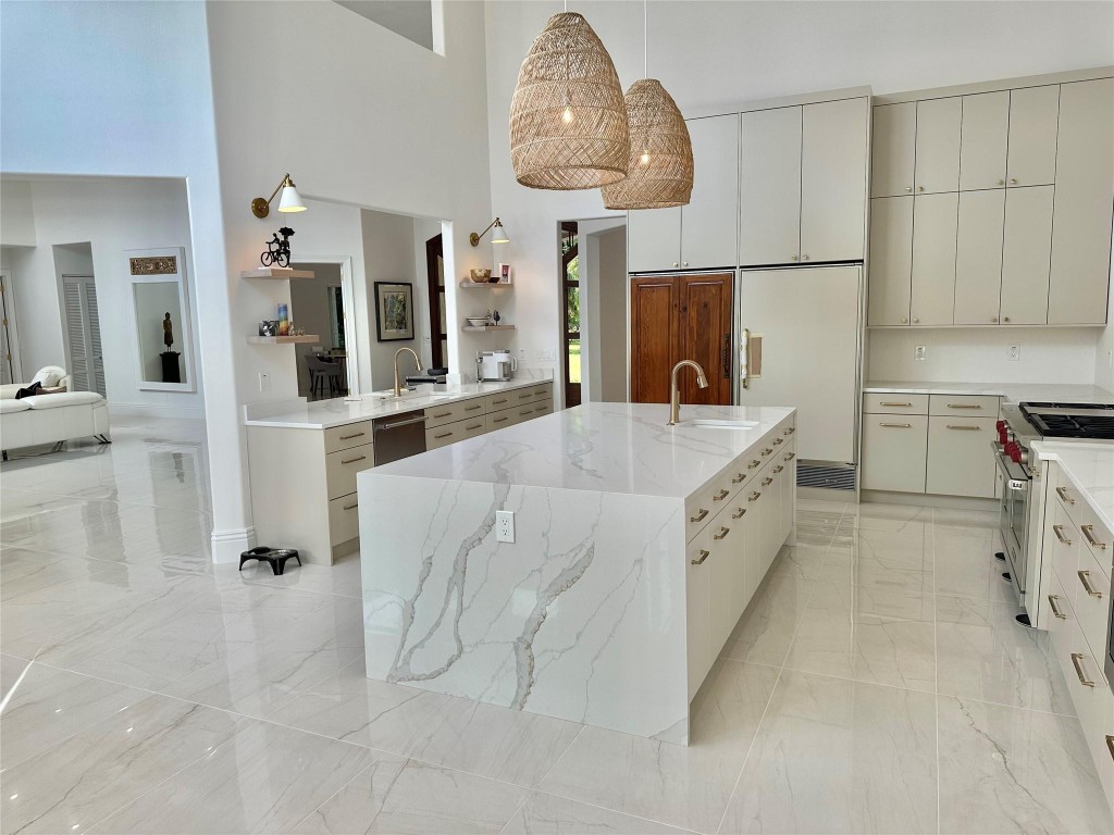 SUNSHINE RANCHES - Residential