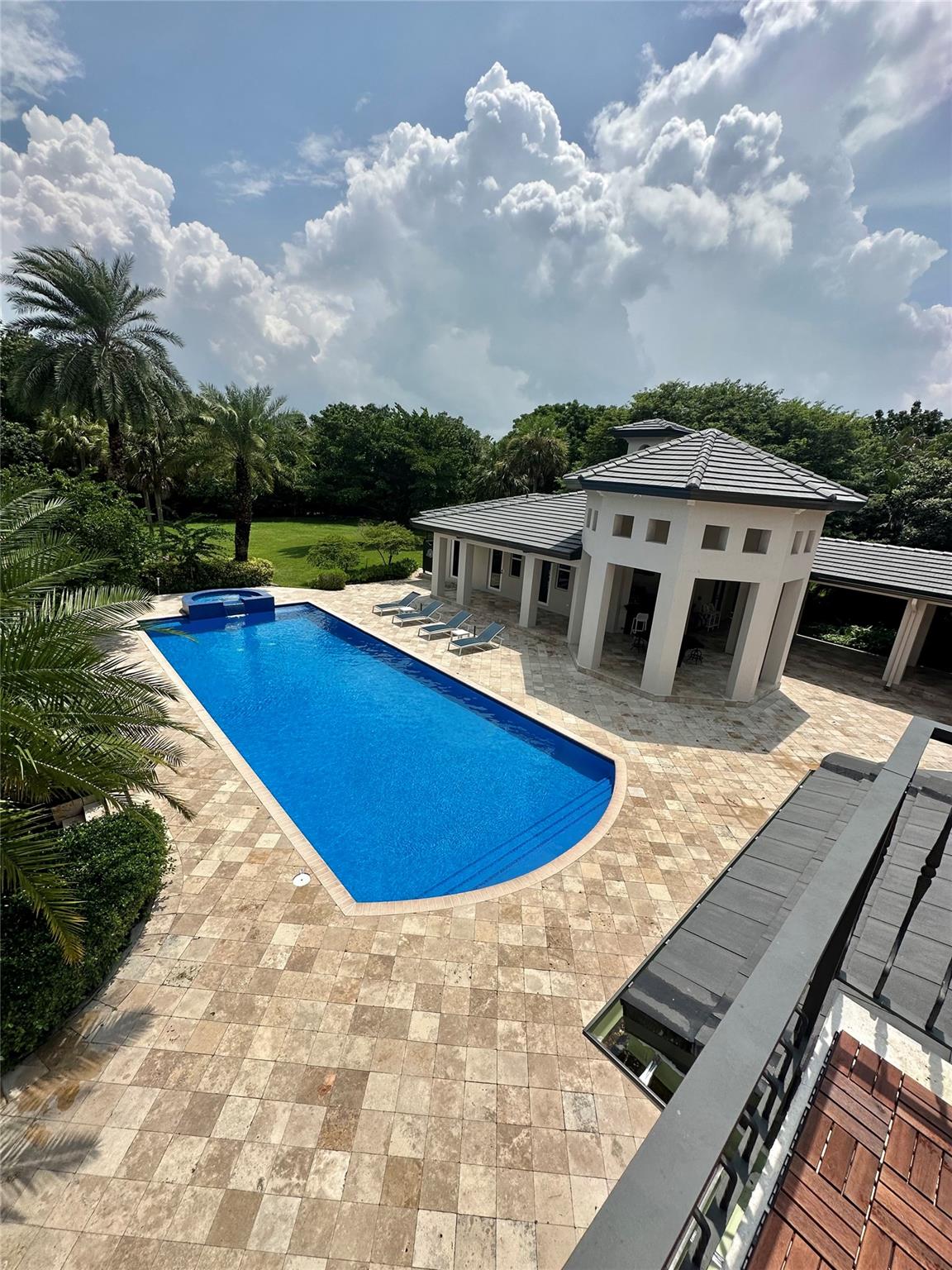 SUNSHINE RANCHES - Residential