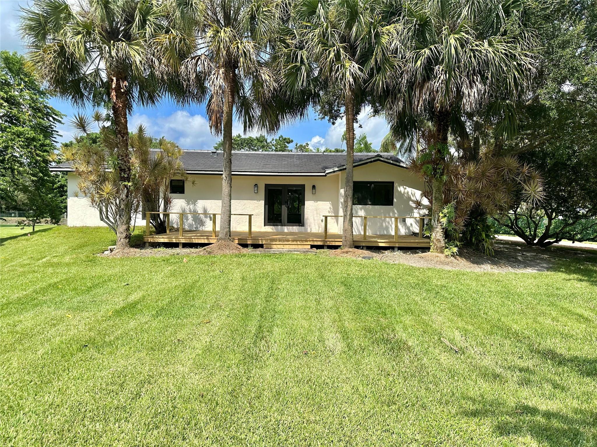 SUNSHINE RANCHES - Residential