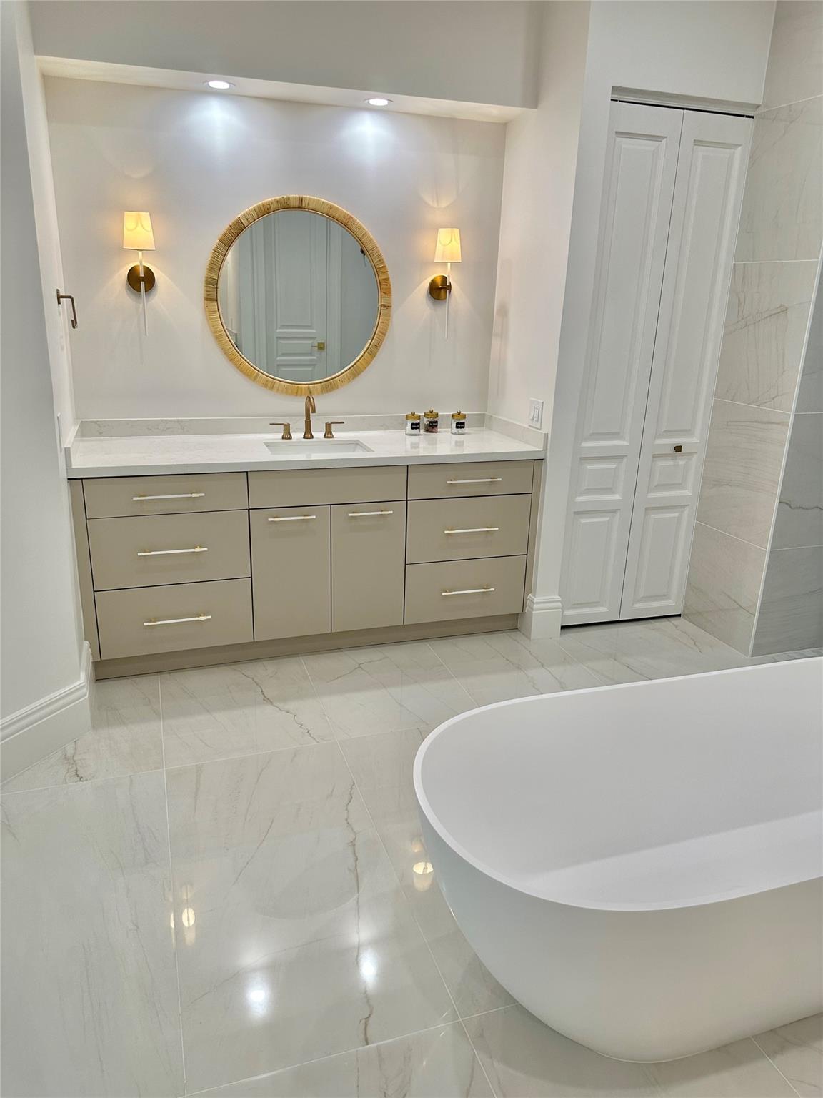 SUNSHINE RANCHES - Residential