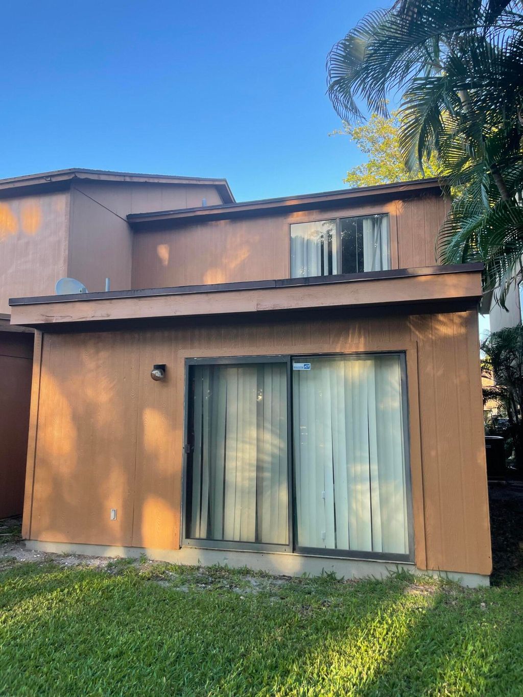 Photo of 514 Sandtree Drive Dr, Palm Beach Gardens, FL 33403 (MLS # R10806268)