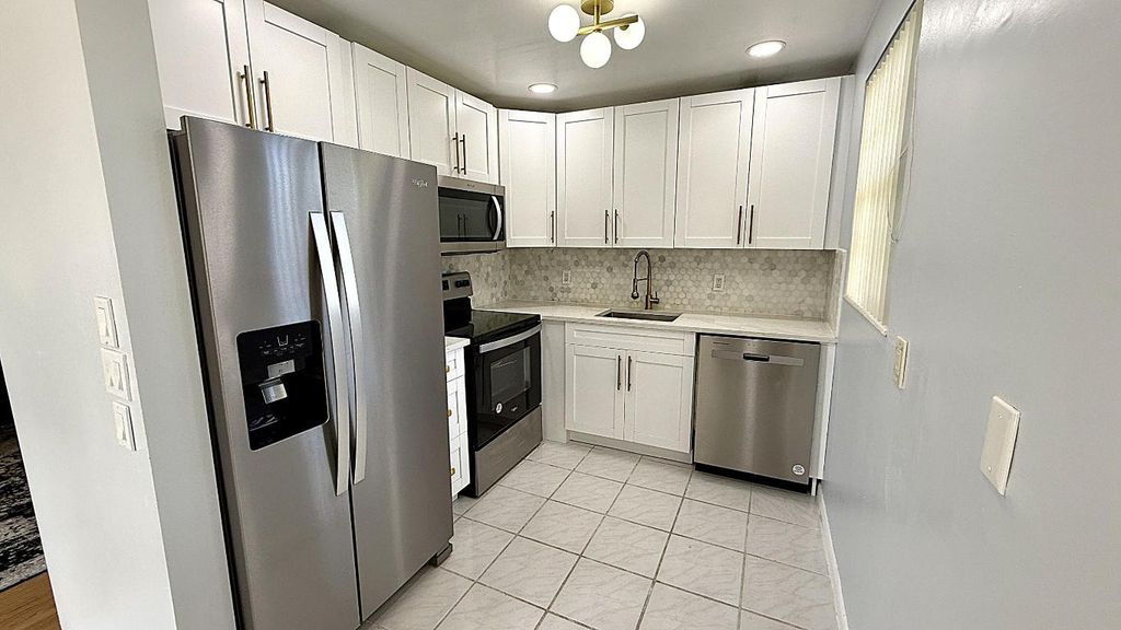 Photo of 81 Markham E, Deerfield Beach, FL 33442 (MLS # R11152368)