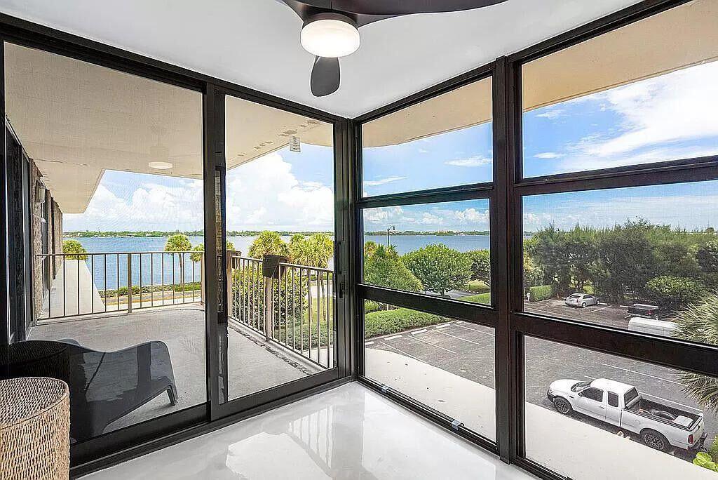 THIRTY TWO HUNDRED CONDO - Residential