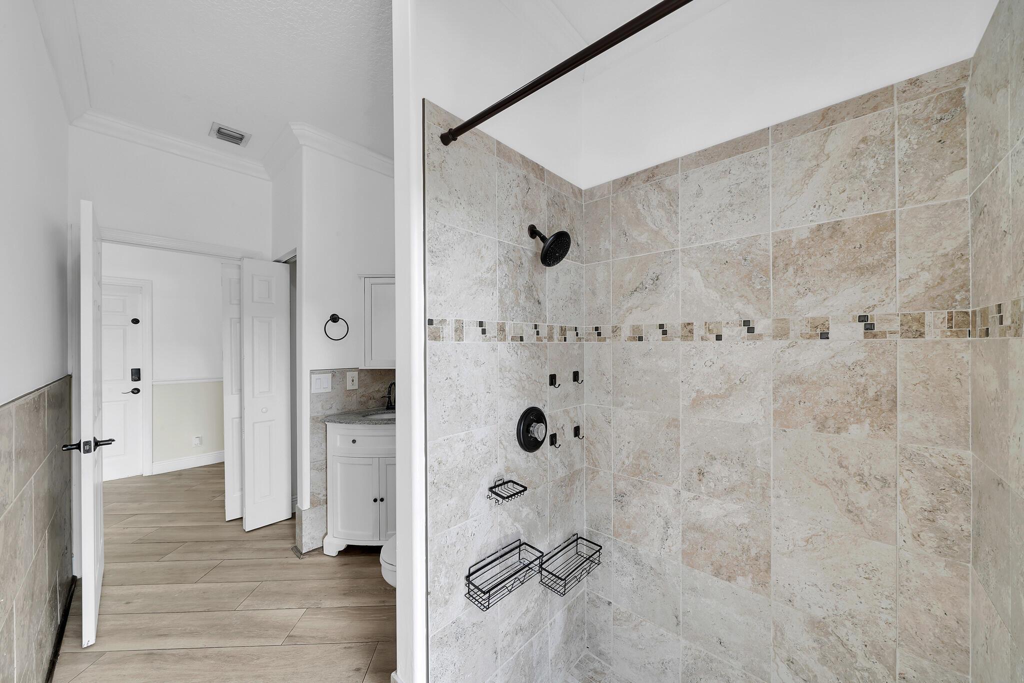 WINSTON TRAILS PAR 8 - Residential Lease