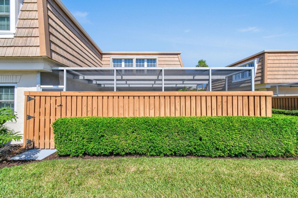 Photo of 11605 Winchester Drive #D, Palm Beach Gardens, FL 33410 (MLS # R10994683)