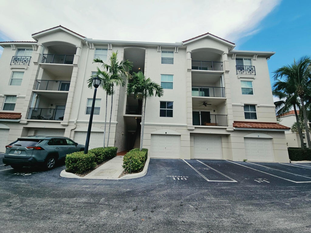 Photo of 1405 Tuscany Way, Boynton Beach, FL 33435 (MLS # B26071059)