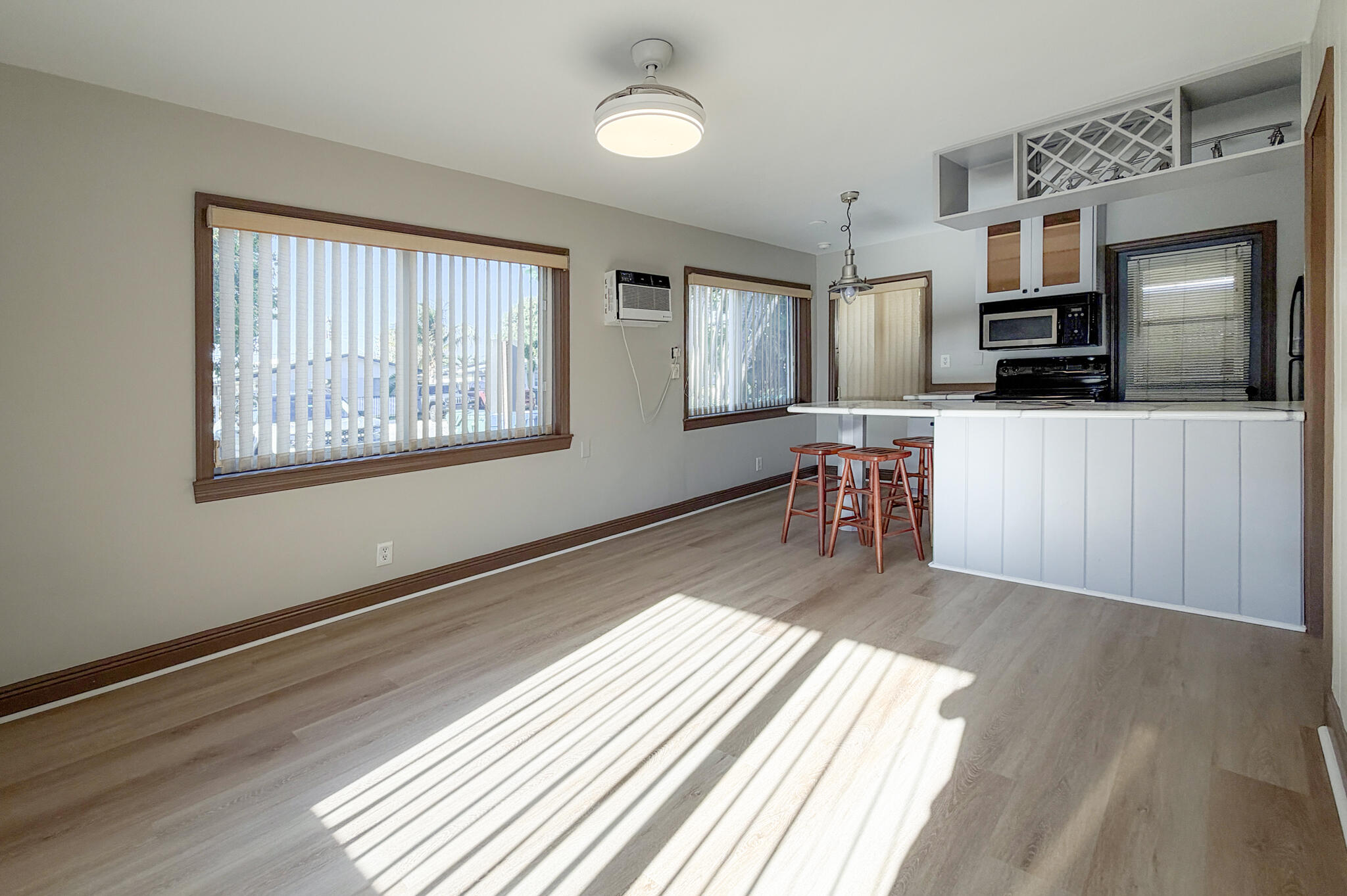 OAKLAND PARK SECOND ADD - Residential Lease