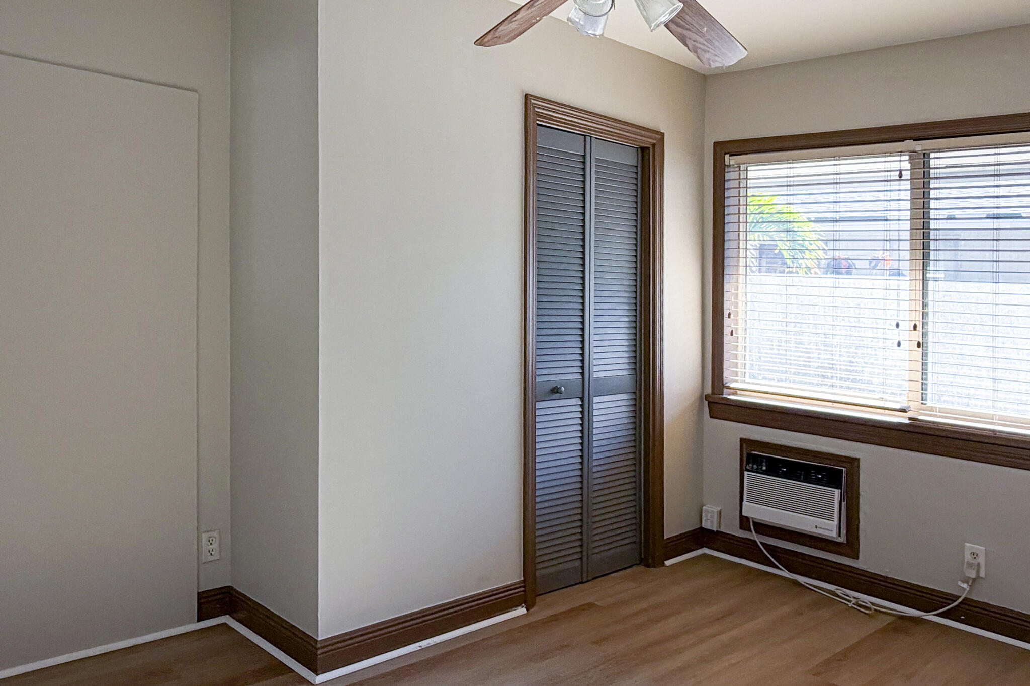 OAKLAND PARK SECOND ADD - Residential Lease