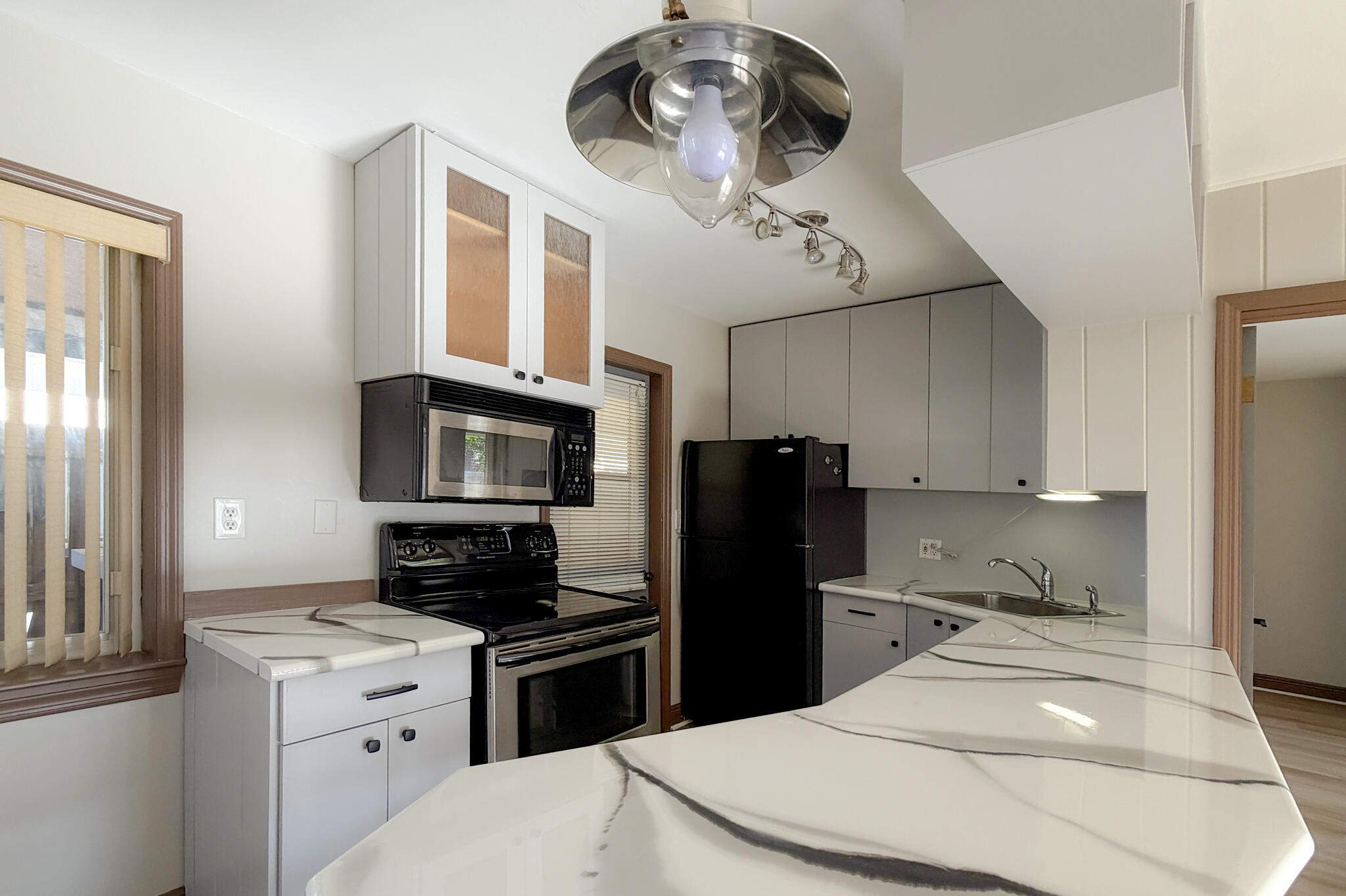 OAKLAND PARK SECOND ADD - Residential Lease