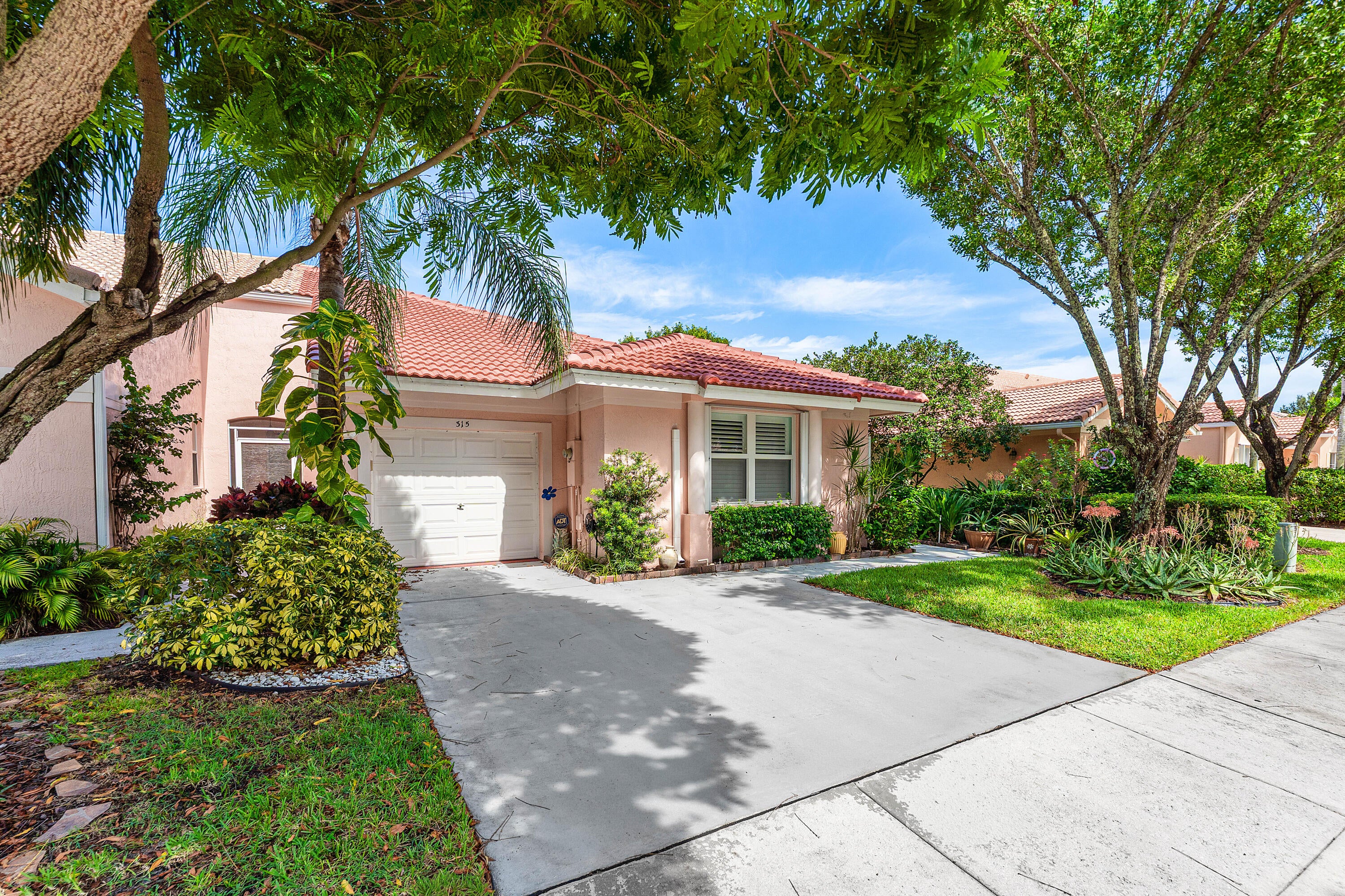 315 CORAL TRACE Lane