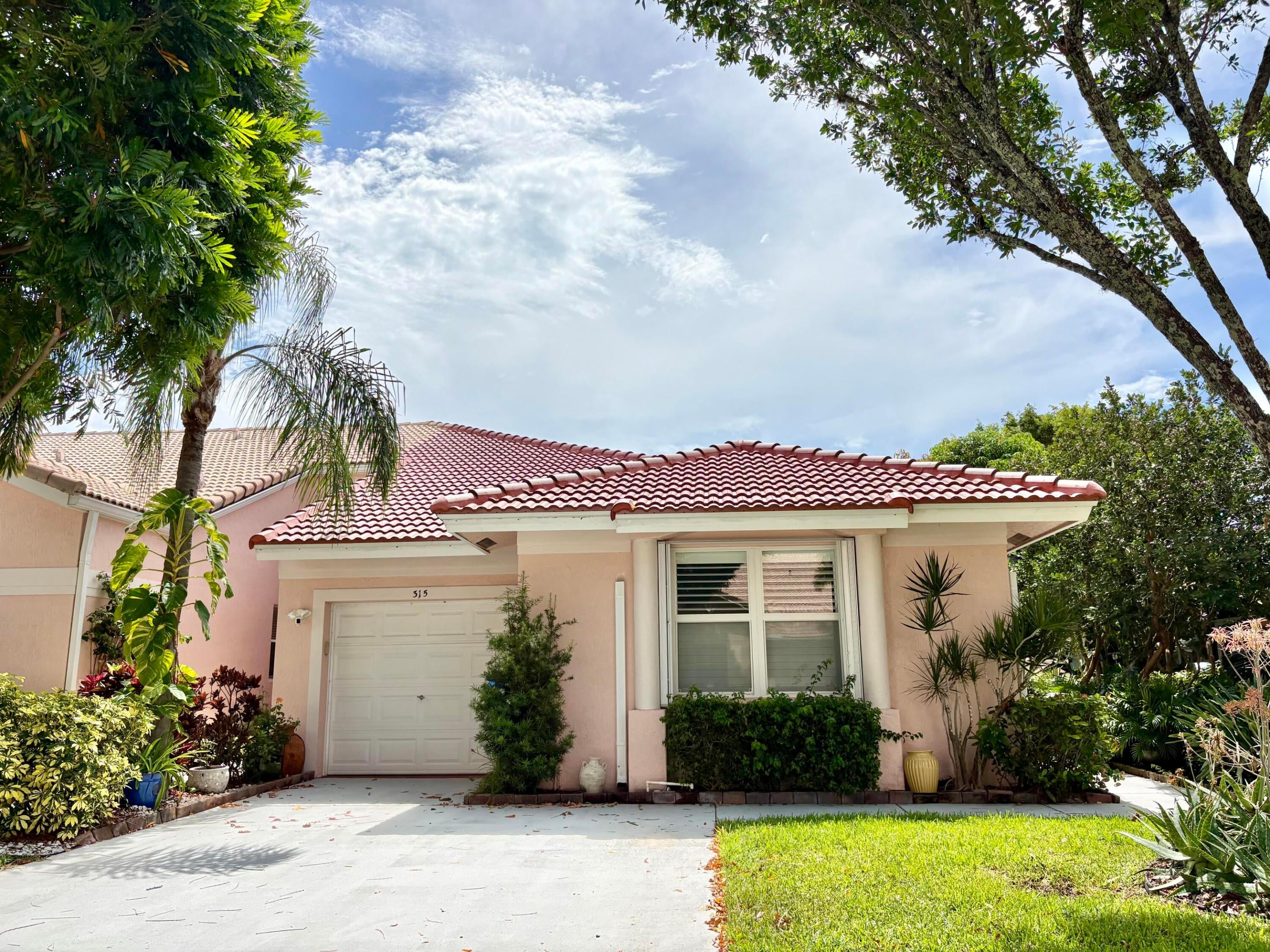315 CORAL TRACE Lane