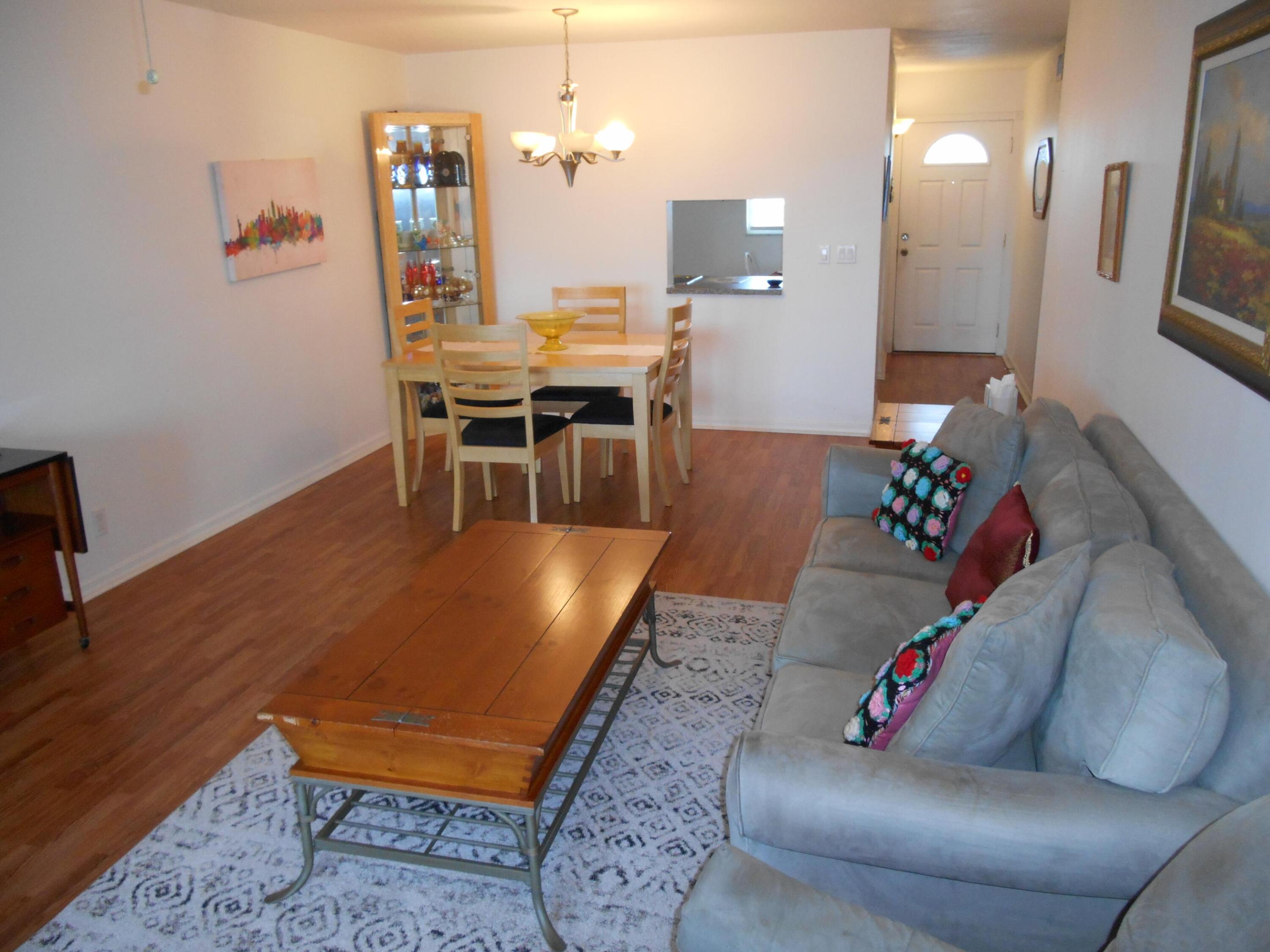 VILLAGE ROYALE ON THE GREEN CONDO - Residential