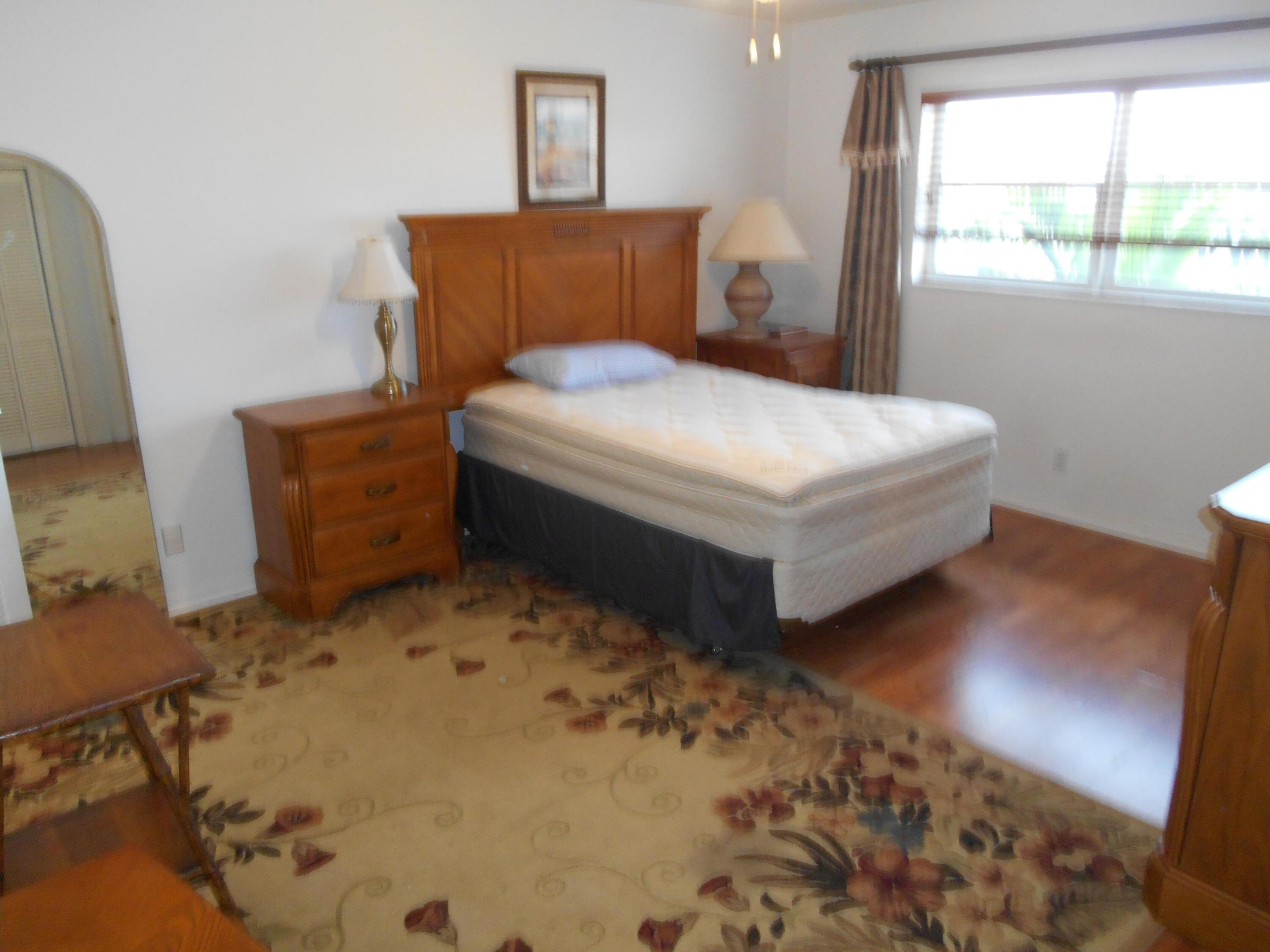 VILLAGE ROYALE ON THE GREEN CONDO - Residential