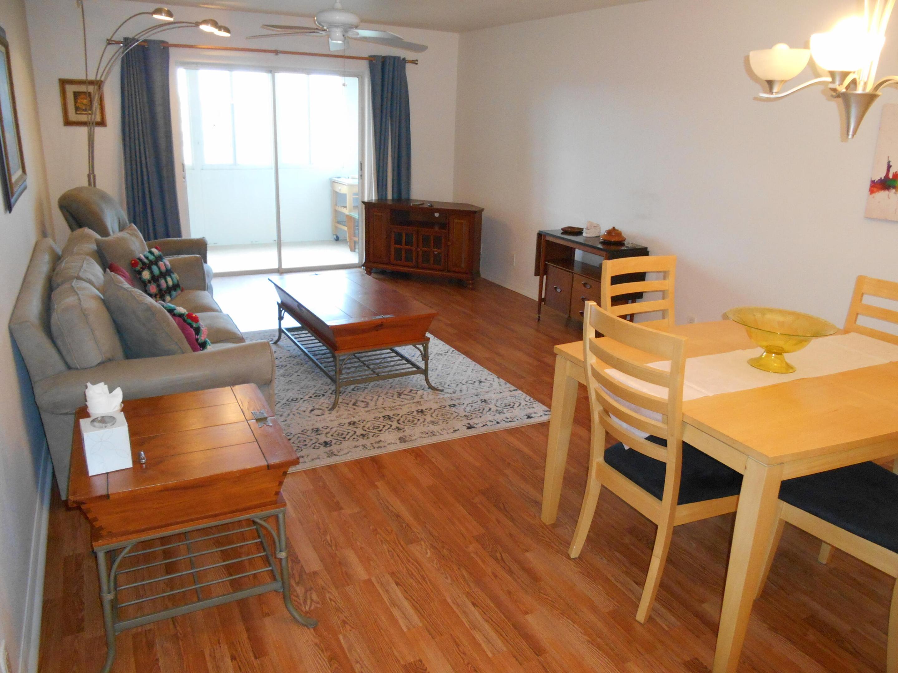 VILLAGE ROYALE ON THE GREEN CONDO - Residential