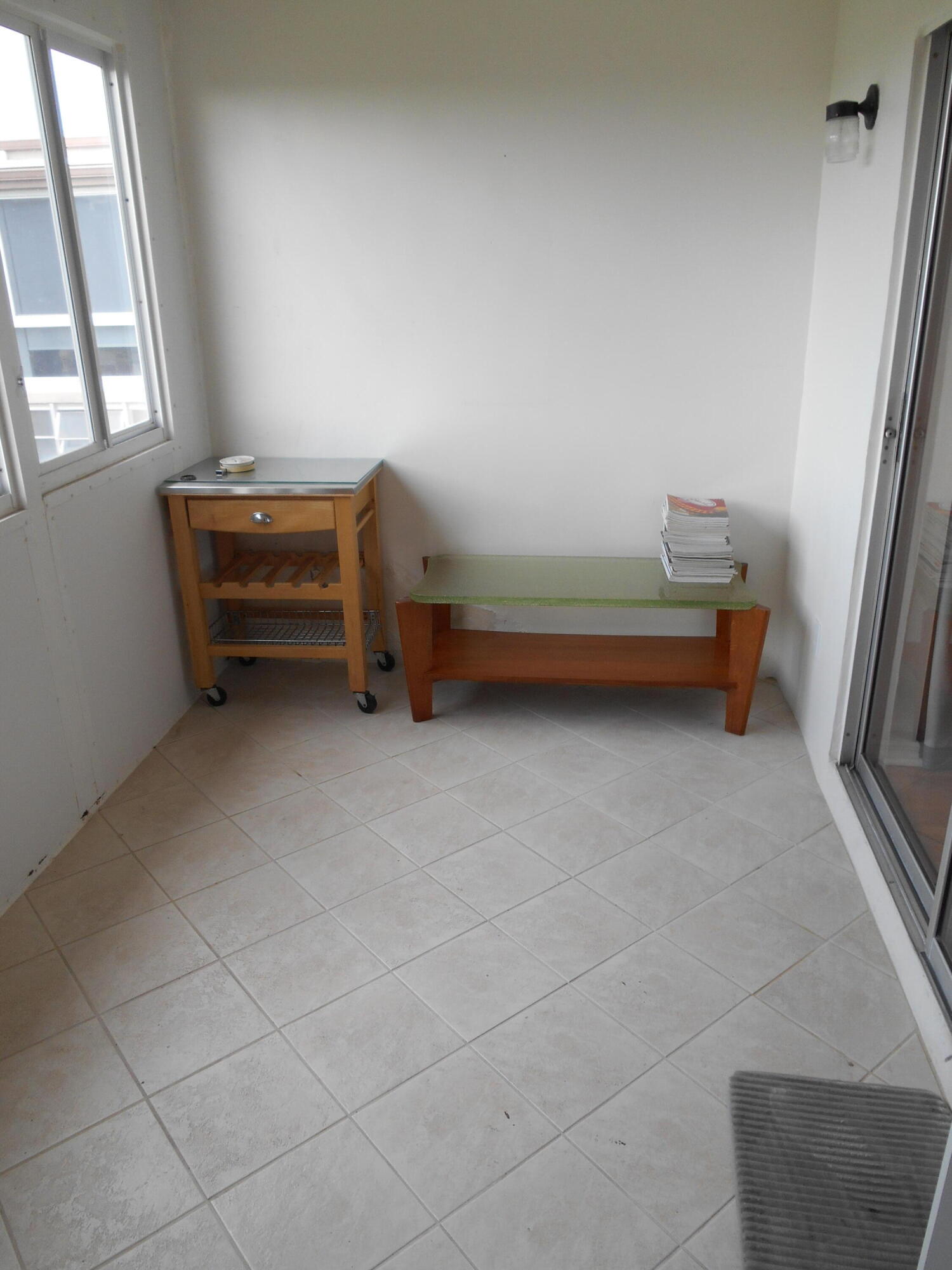 VILLAGE ROYALE ON THE GREEN CONDO - Residential