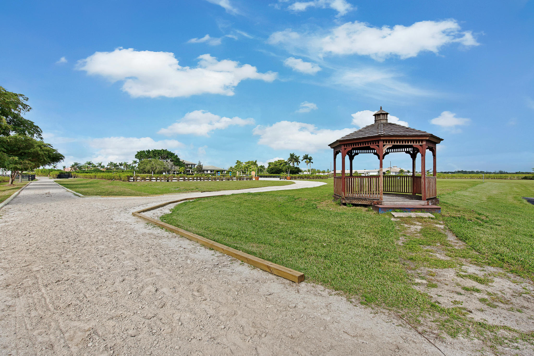 PALM BEACH POINT EAST - Residential