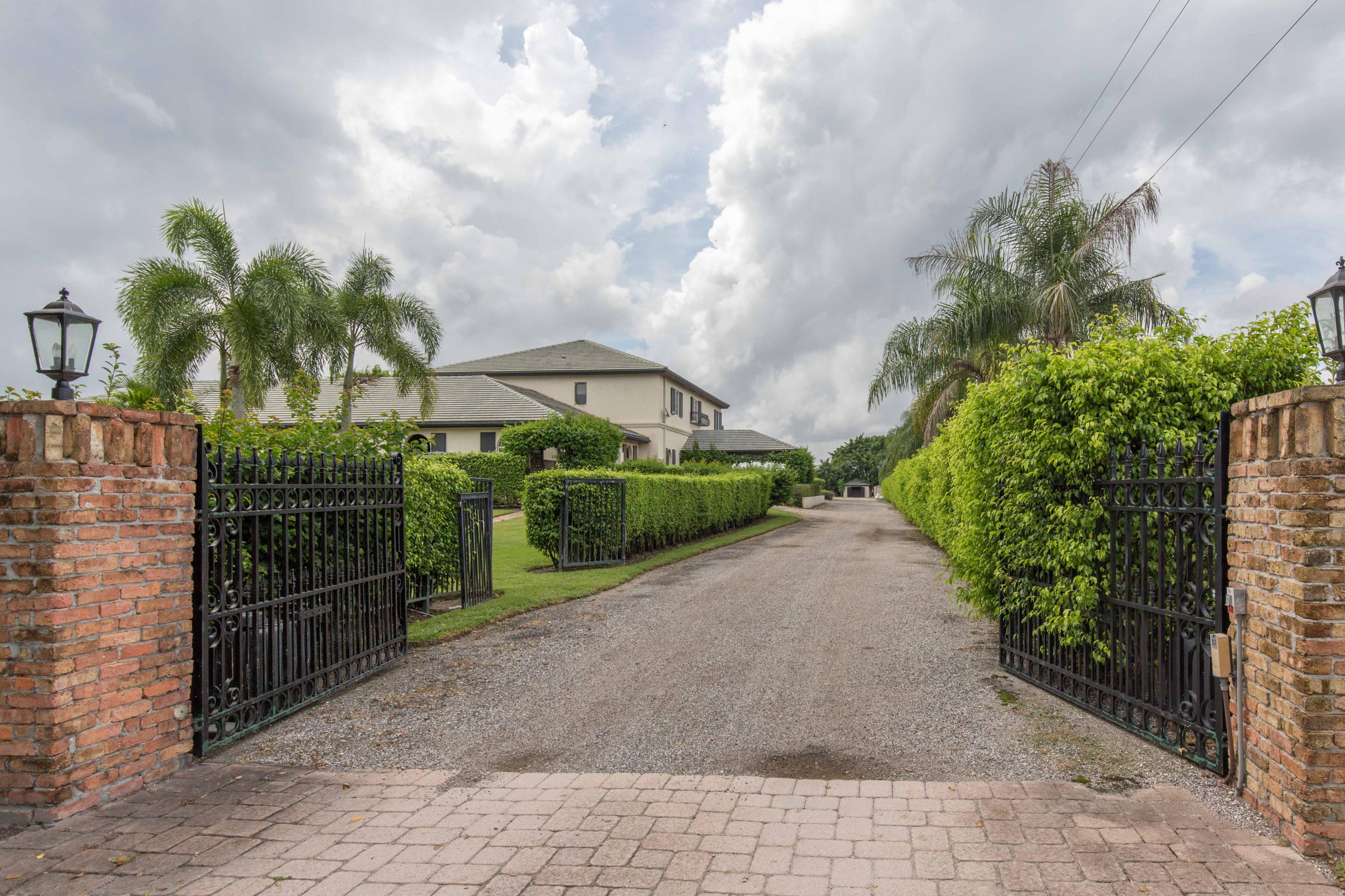 PALM BEACH POINT EAST - Residential