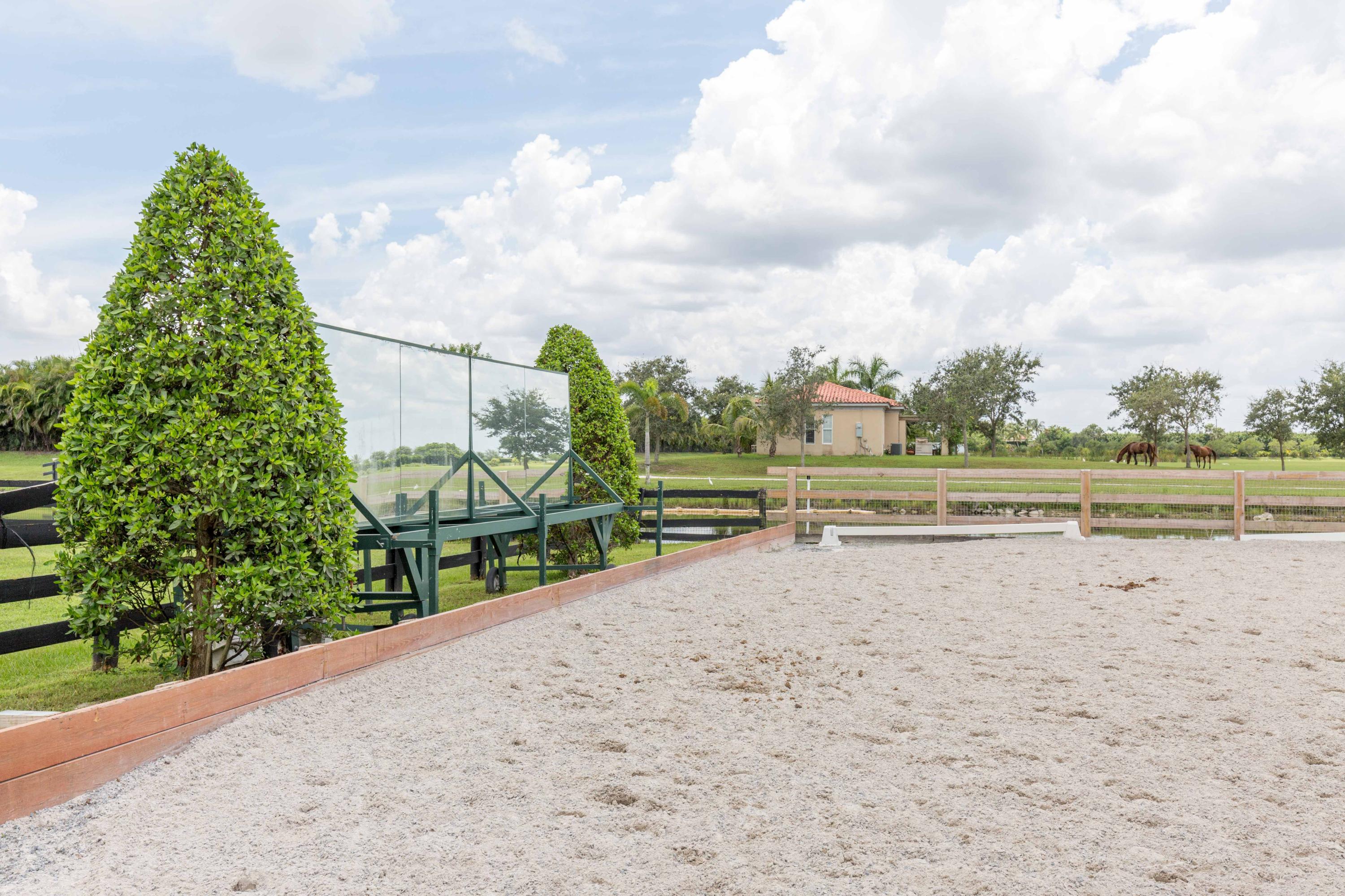 PALM BEACH POINT EAST - Residential