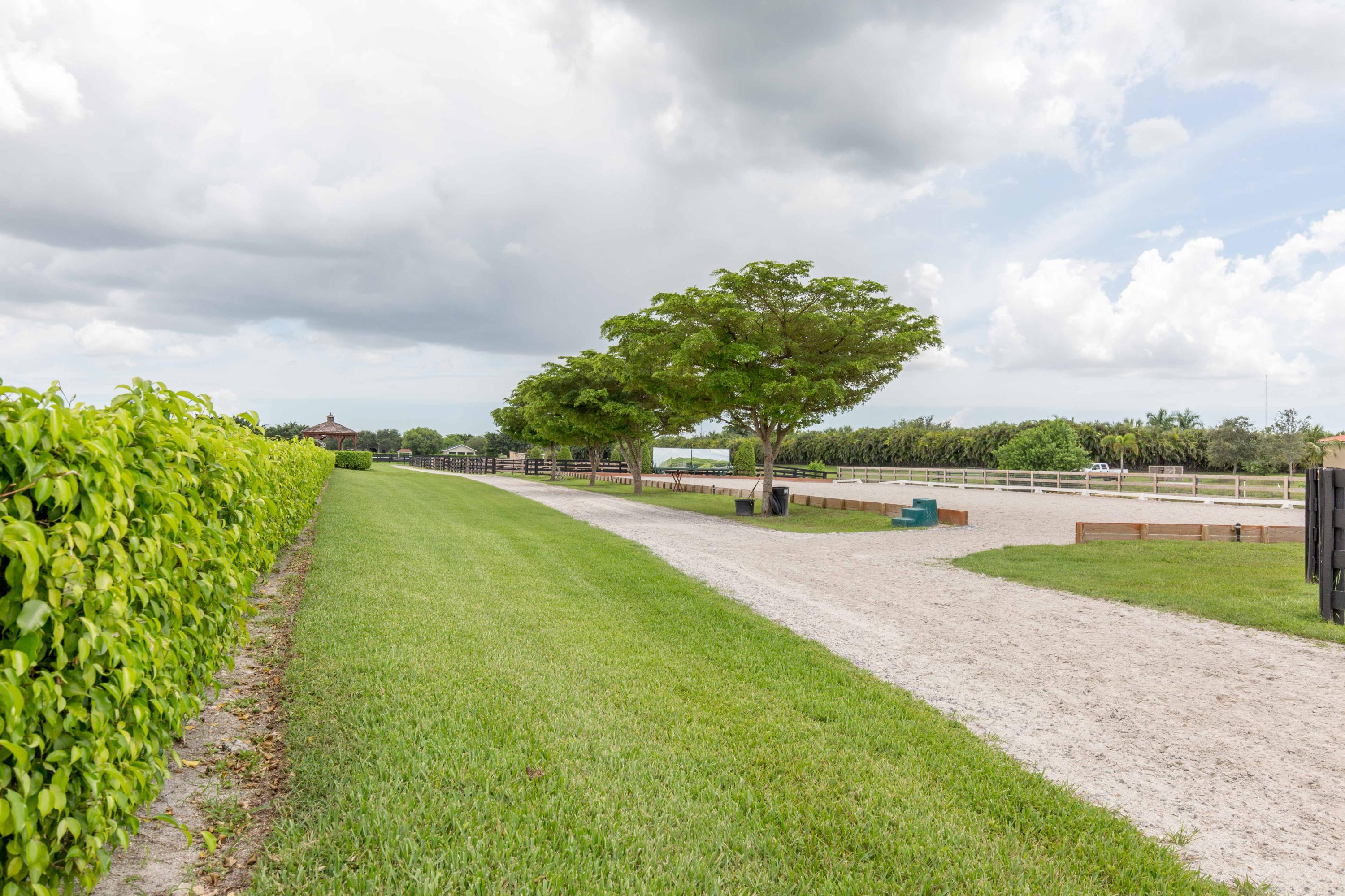 PALM BEACH POINT EAST - Residential