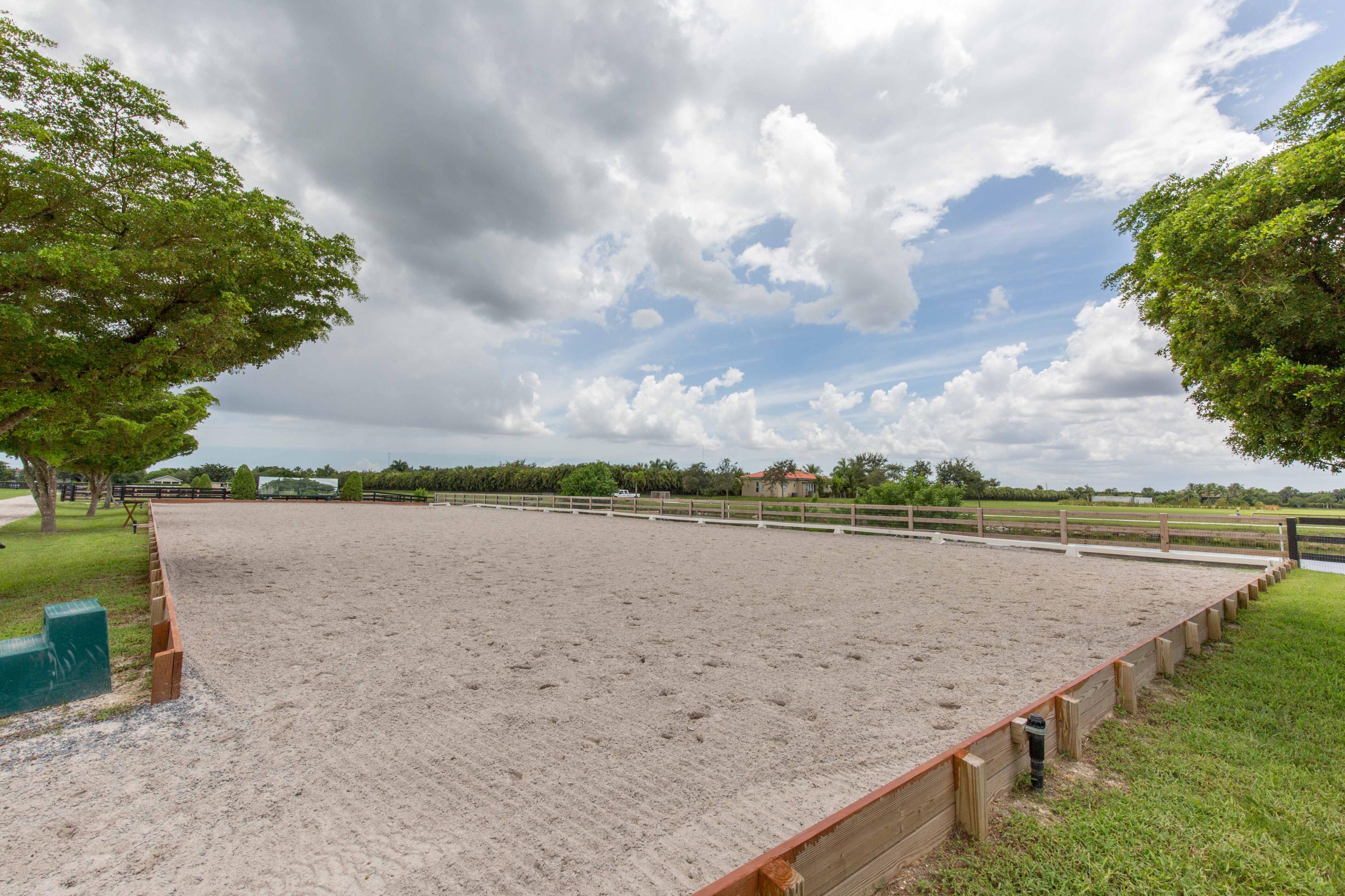 PALM BEACH POINT EAST - Residential