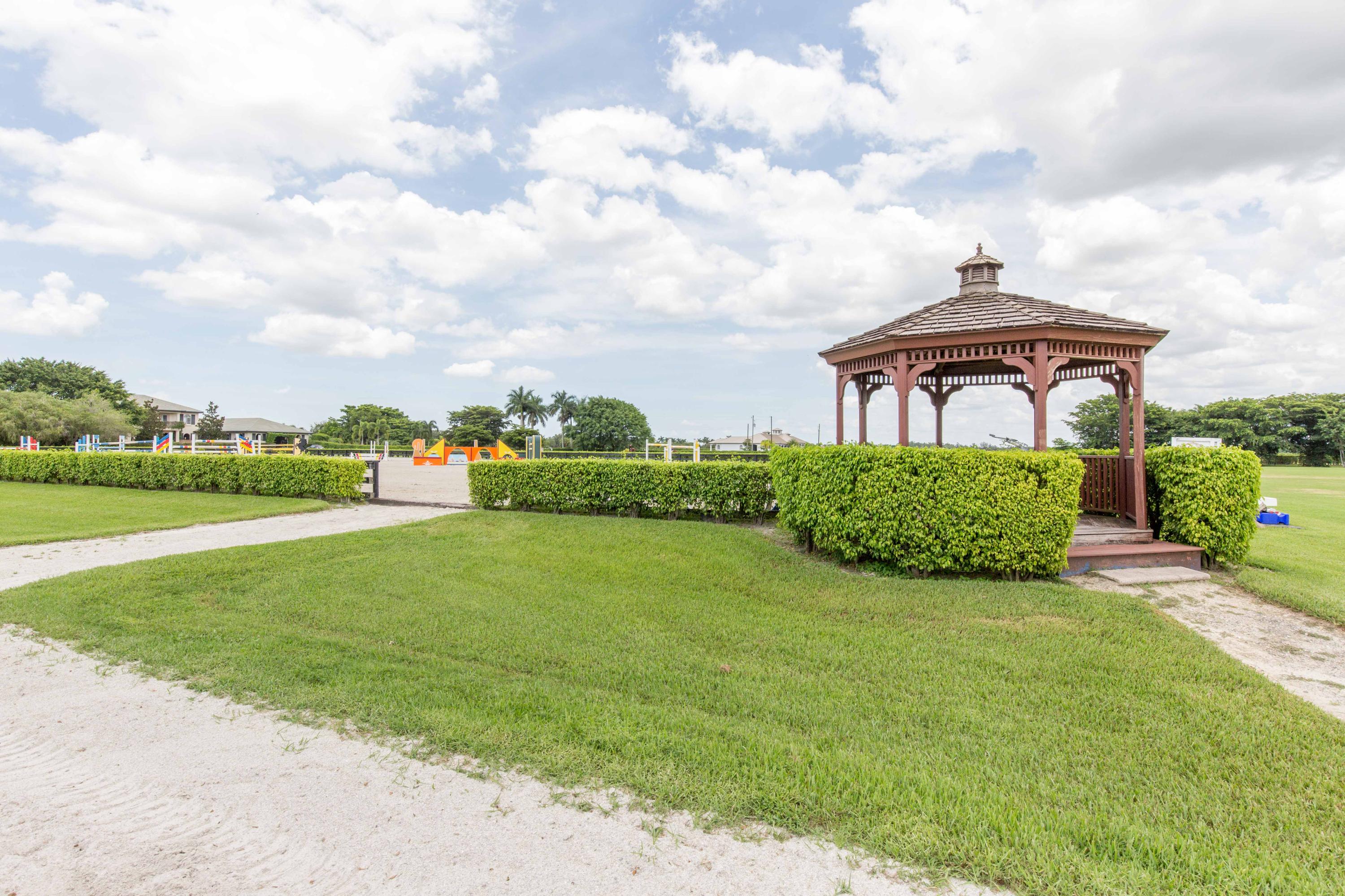 PALM BEACH POINT EAST - Residential