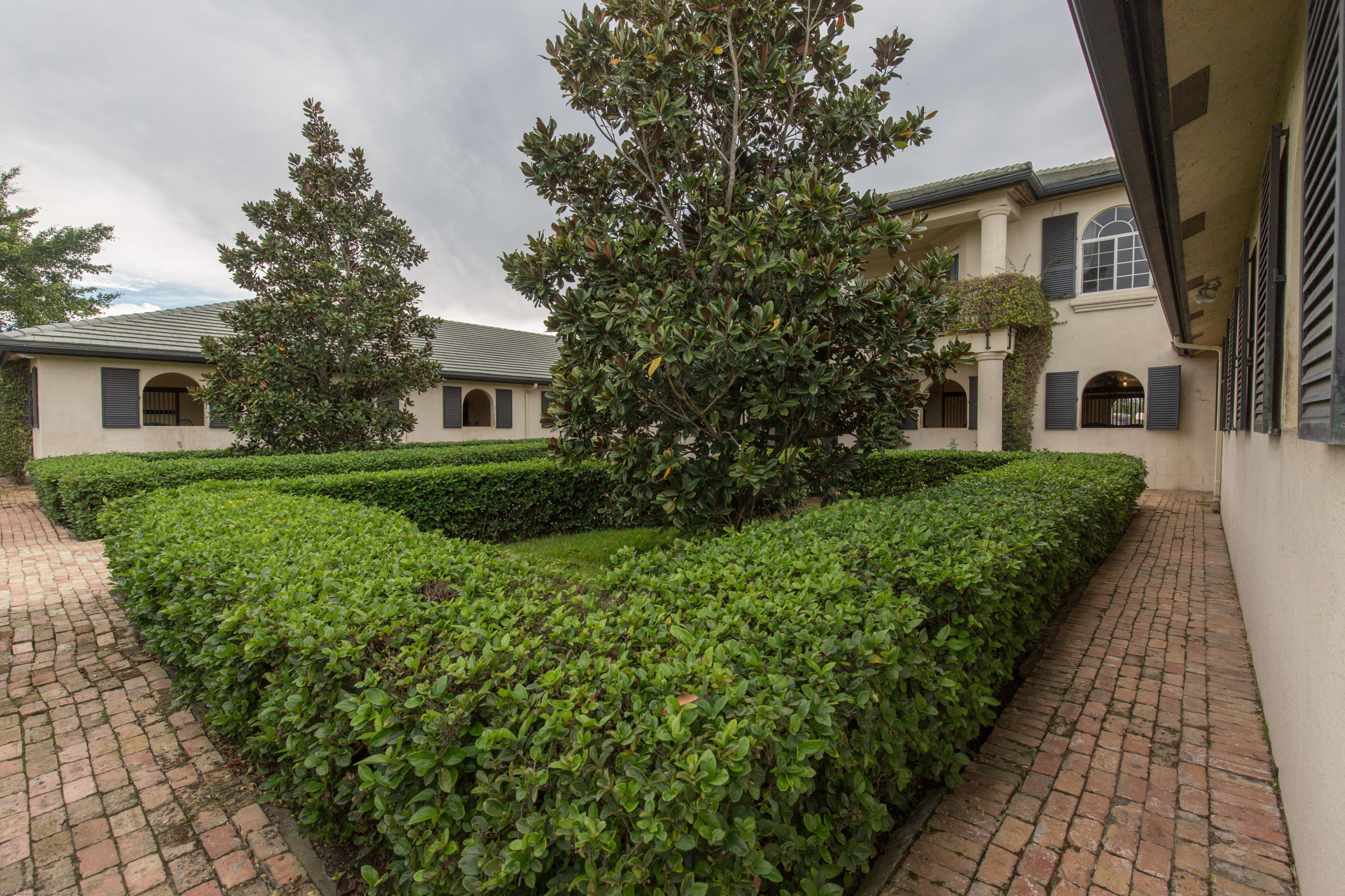 PALM BEACH POINT EAST - Residential