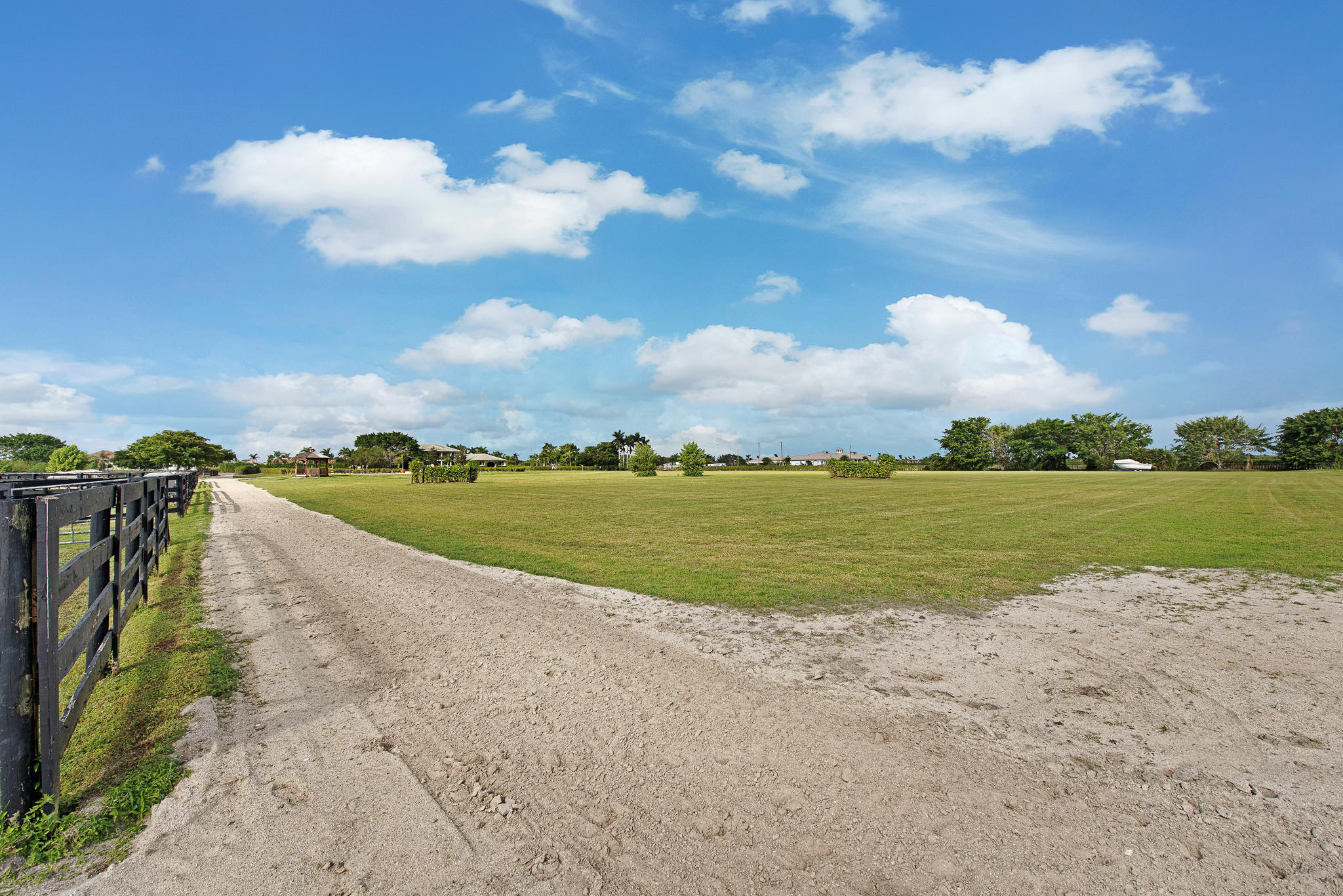 PALM BEACH POINT EAST - Residential