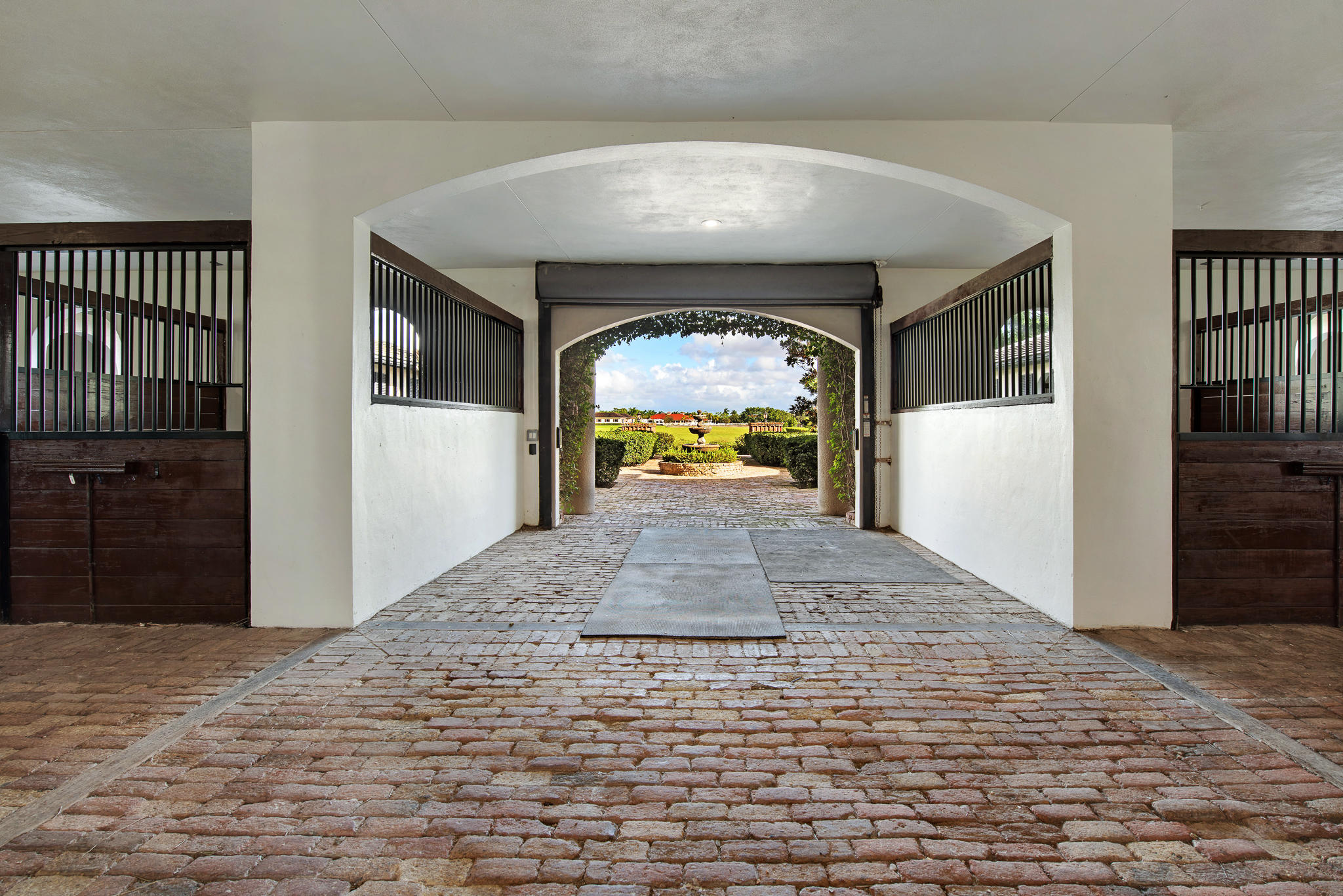 PALM BEACH POINT EAST - Residential