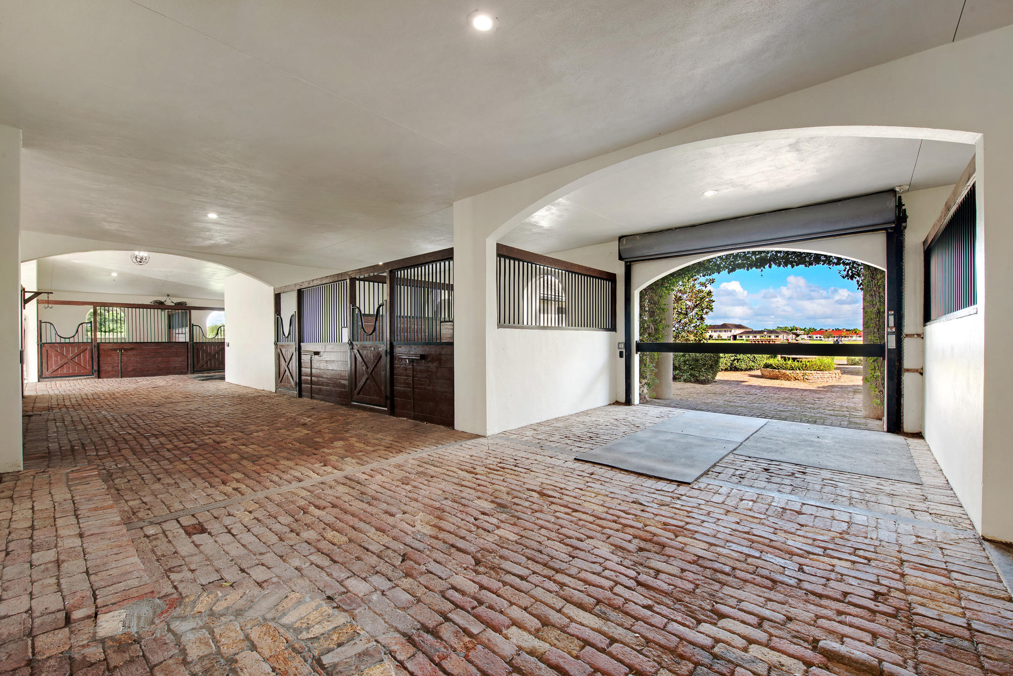 PALM BEACH POINT EAST - Residential