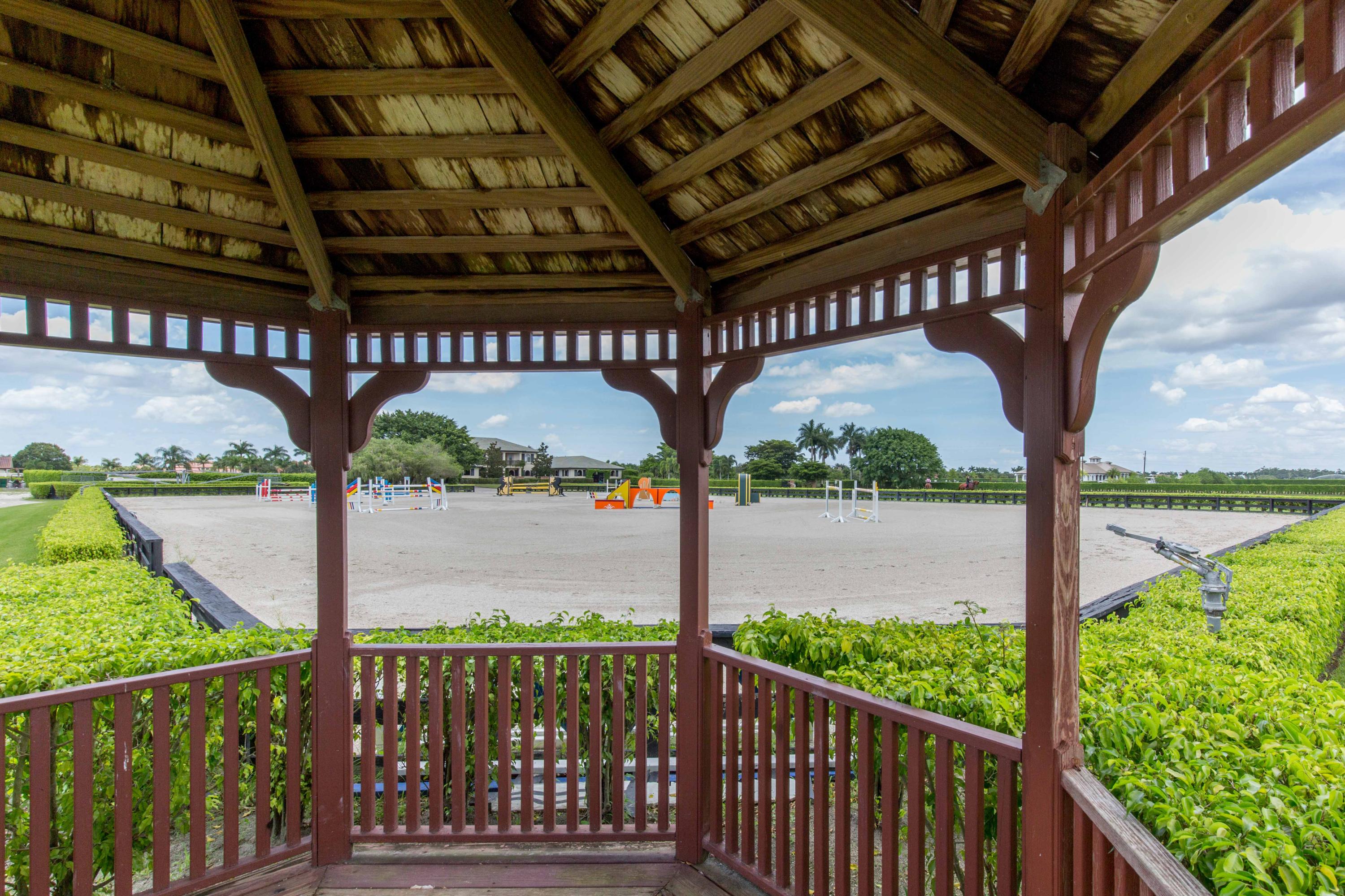 PALM BEACH POINT EAST - Residential