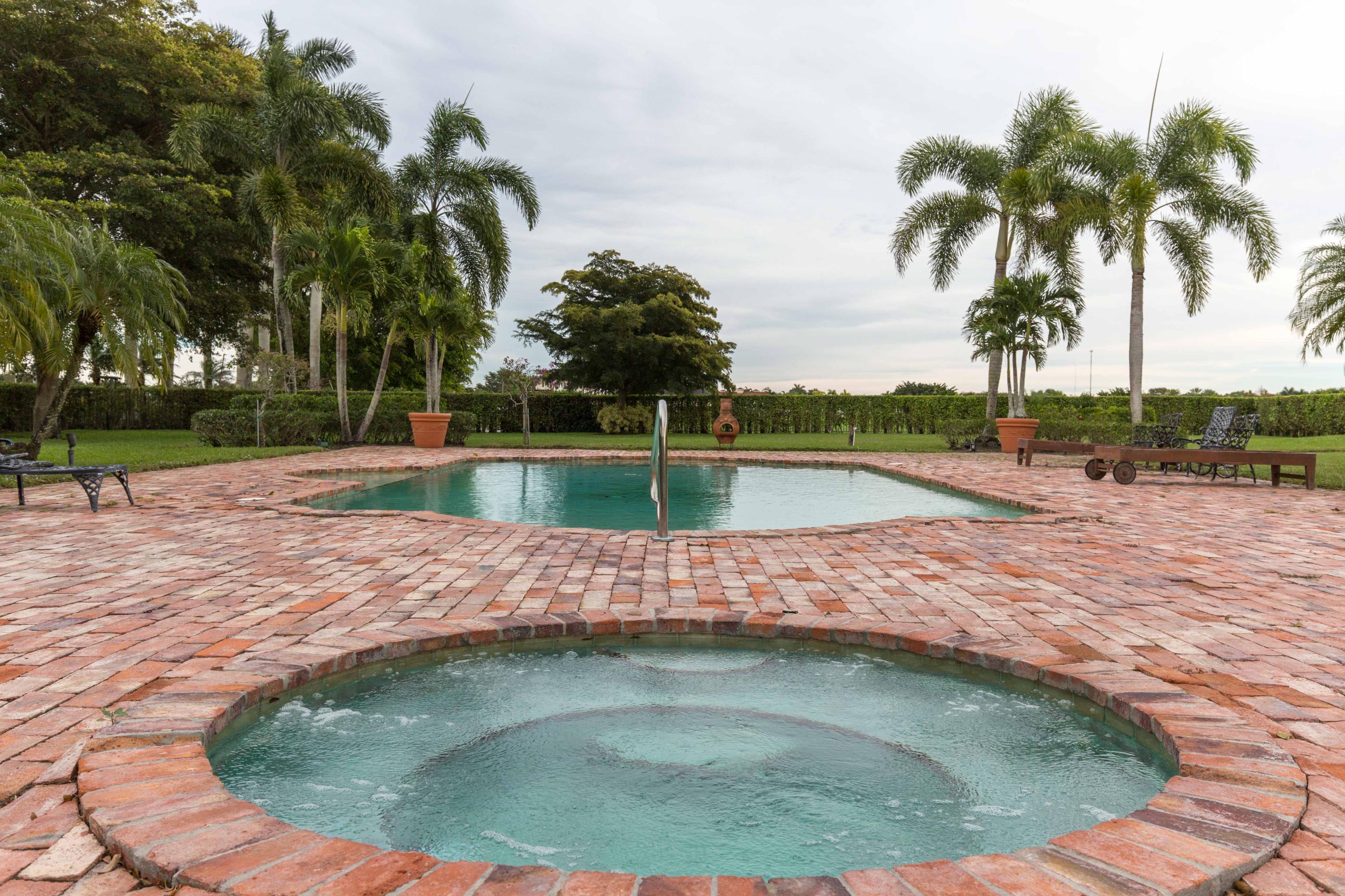 PALM BEACH POINT EAST - Residential