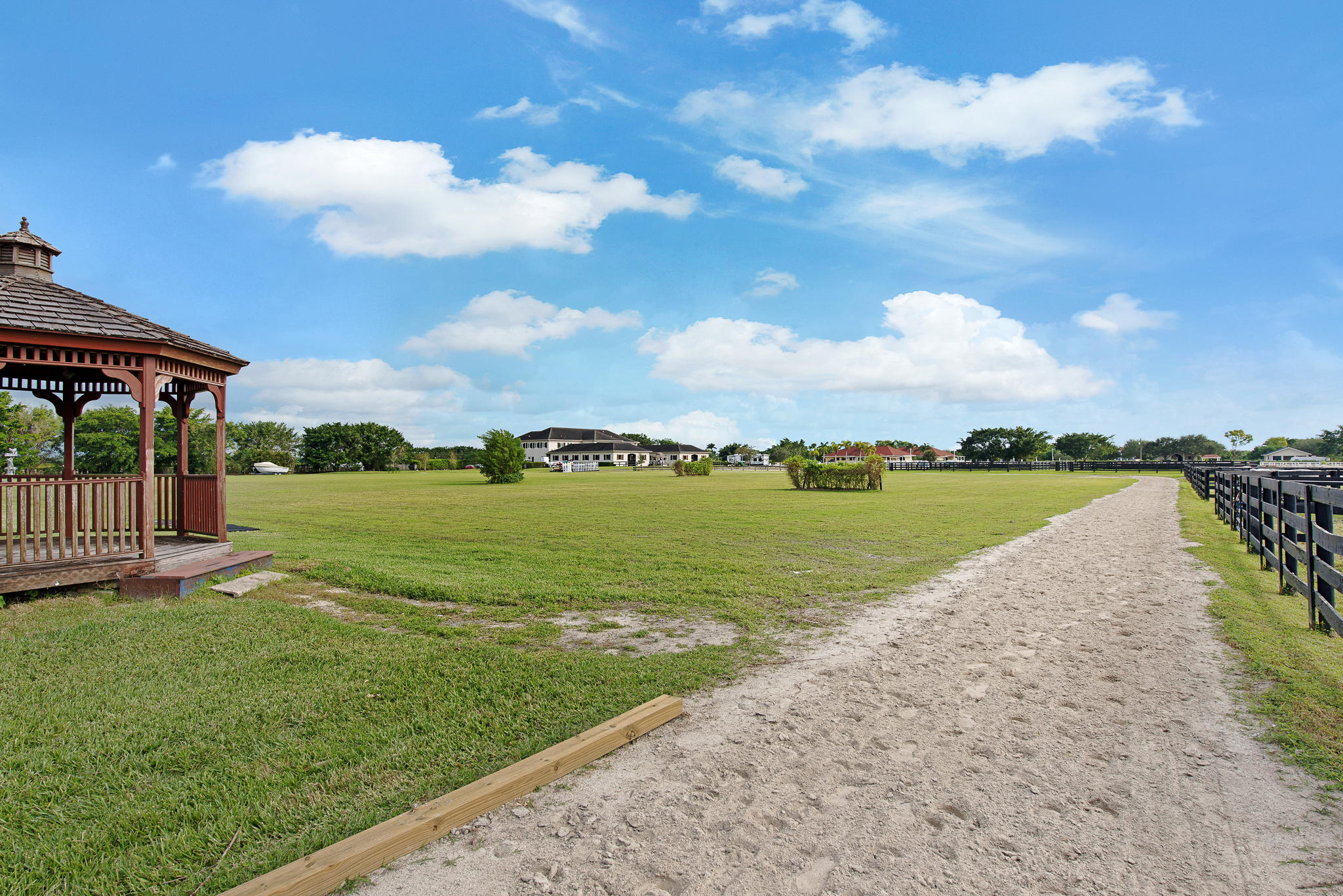 PALM BEACH POINT EAST - Residential