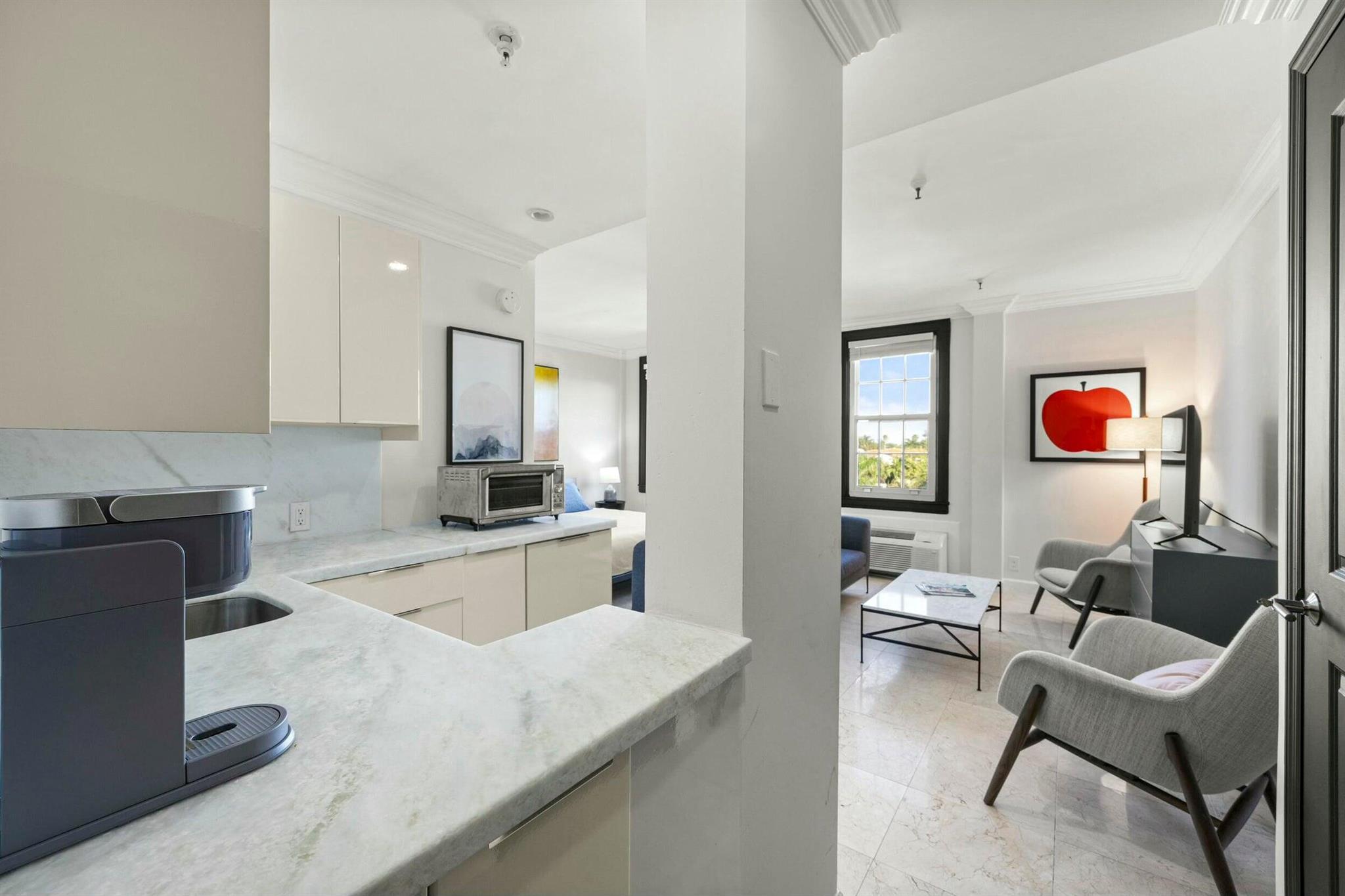 PALM BEACH HOTEL COND DEC - Residential