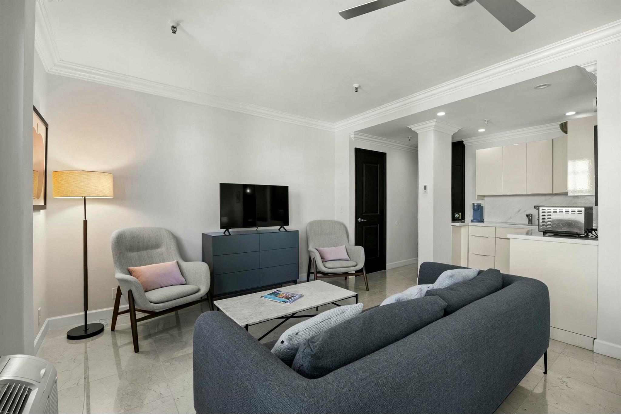 PALM BEACH HOTEL COND DEC - Residential