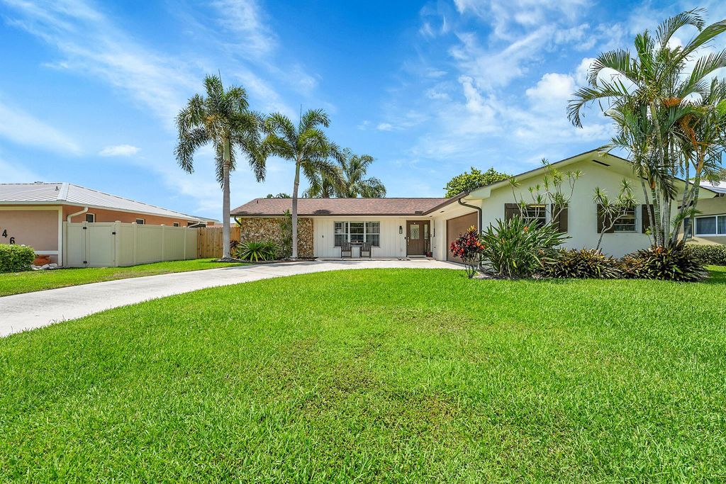 Photo of 4360 Elm Avenue, Palm Beach Gardens, FL 33410 (MLS # R11094731)