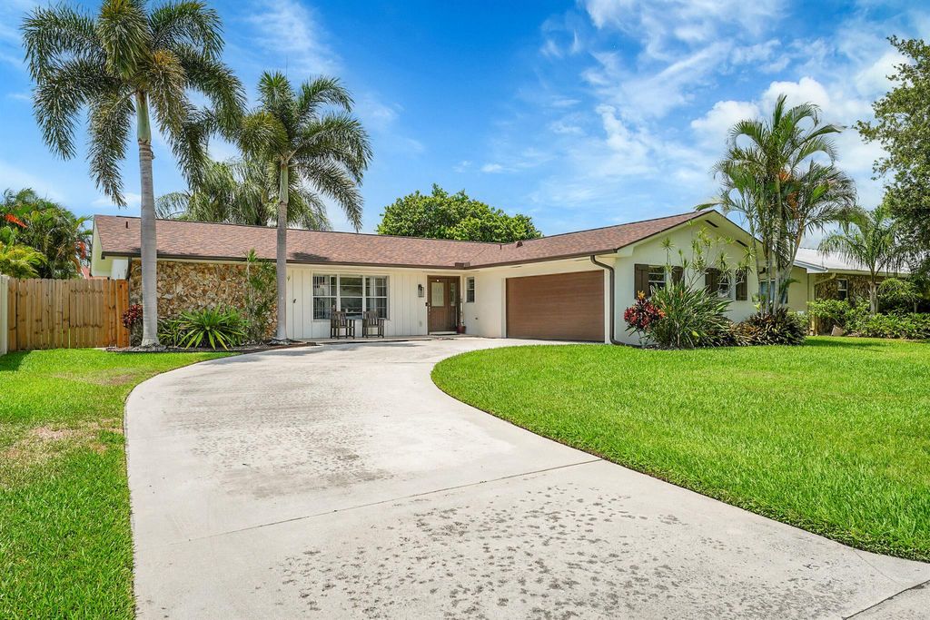 Photo of 4360 Elm Avenue, Palm Beach Gardens, FL 33410 (MLS # R11094731)