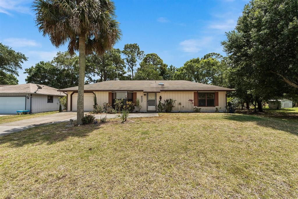 Photo of 8507 Fort Pierce Boulevard, Fort Pierce, FL 34951 (MLS # R10798413)