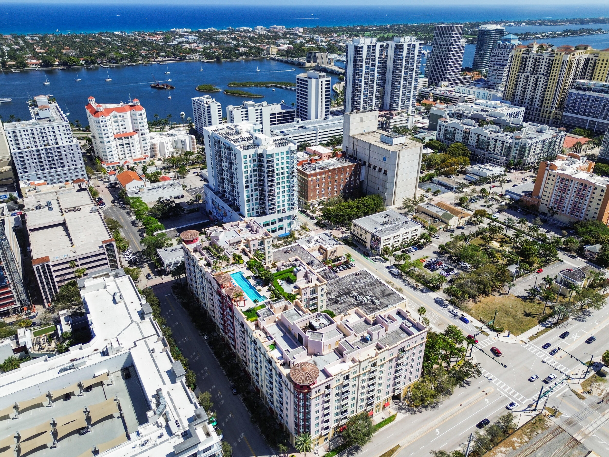 410 Evernia Street 717