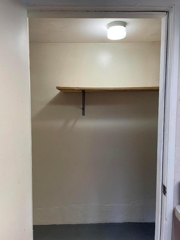 COUNTRY ISLES PHASE II - Residential Lease