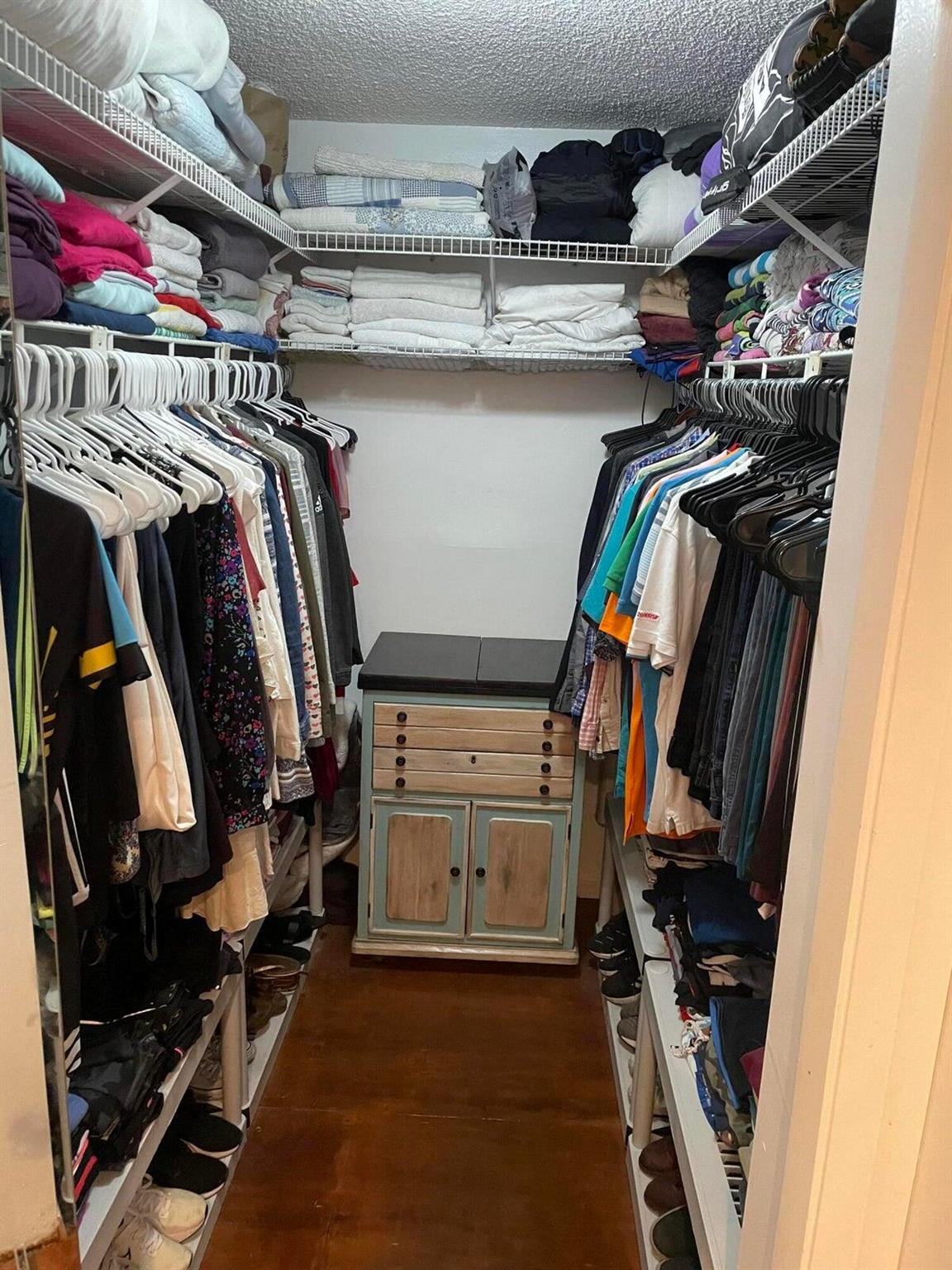 COUNTRY ISLES PHASE II - Residential Lease