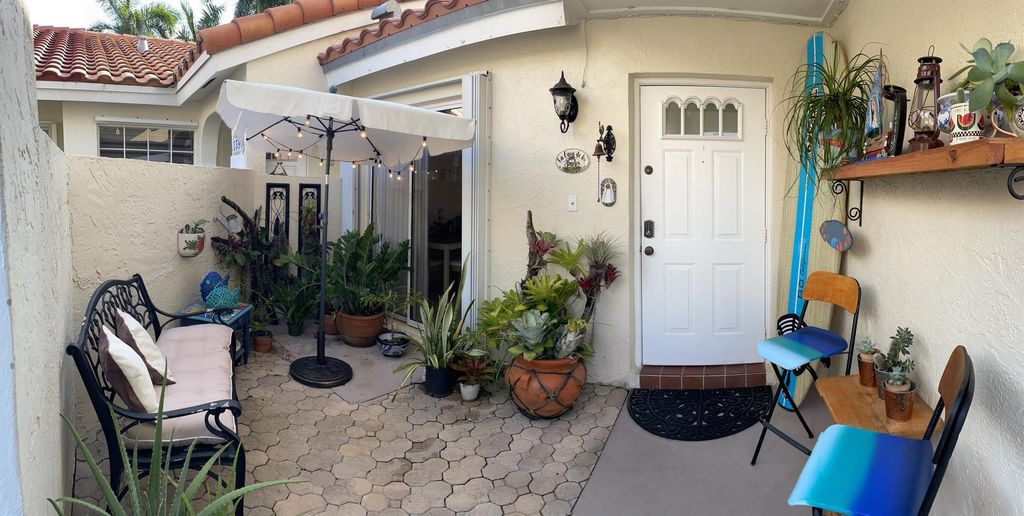 Photo of 1592 Springside Drive, Weston, FL 33326 (MLS # R11147449)