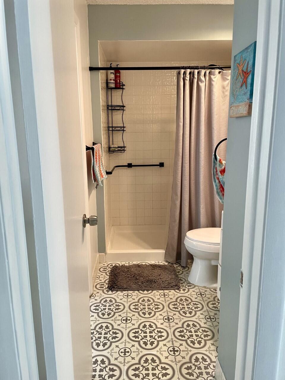 COUNTRY ISLES PHASE II - Residential Lease