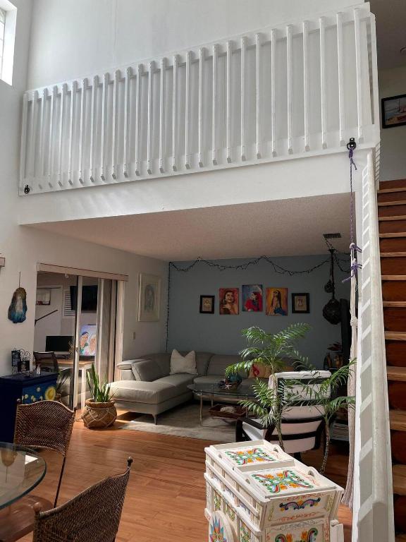 COUNTRY ISLES PHASE II - Residential Lease