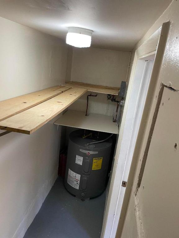 COUNTRY ISLES PHASE II - Residential Lease