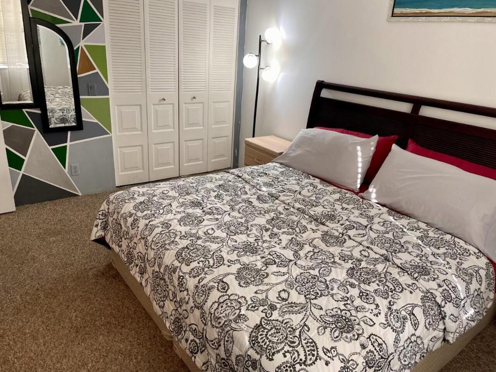 COUNTRY ISLES PHASE II - Residential Lease