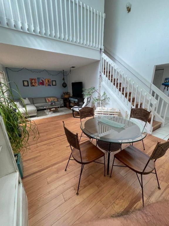 COUNTRY ISLES PHASE II - Residential Lease