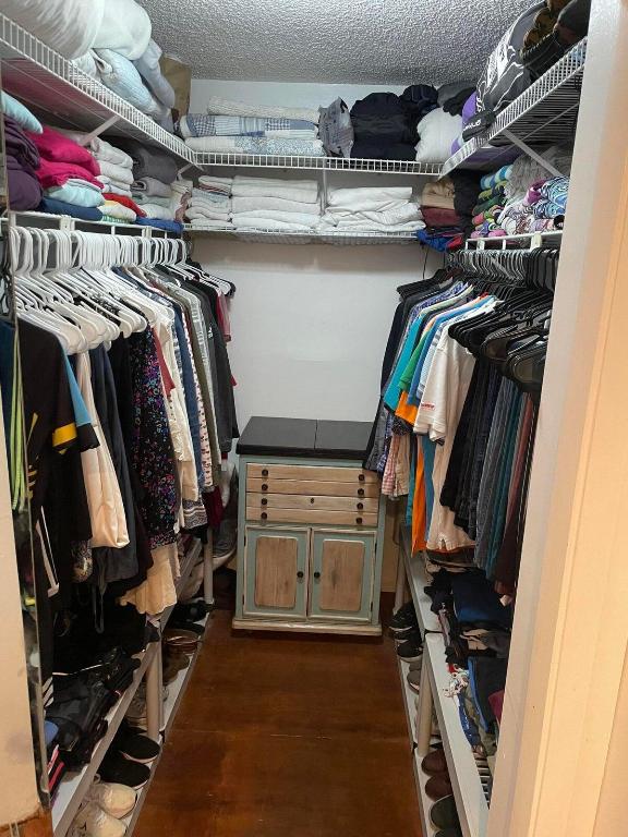 COUNTRY ISLES PHASE II - Residential Lease